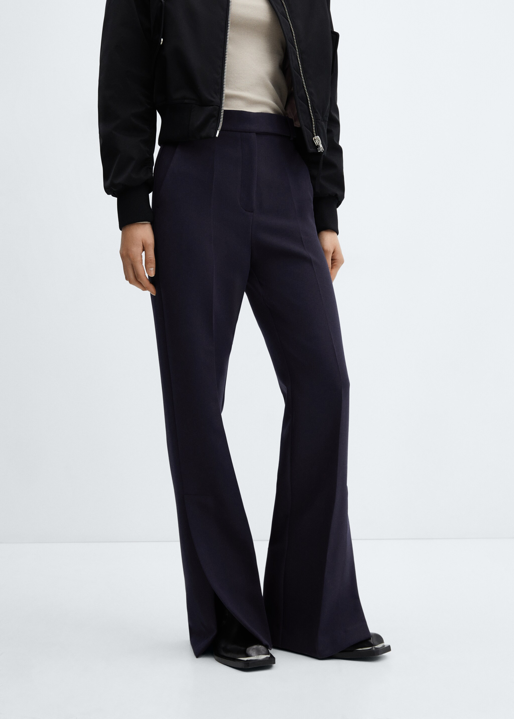 Yırtmaç detaylı düz kesim pantolon - Orta plan