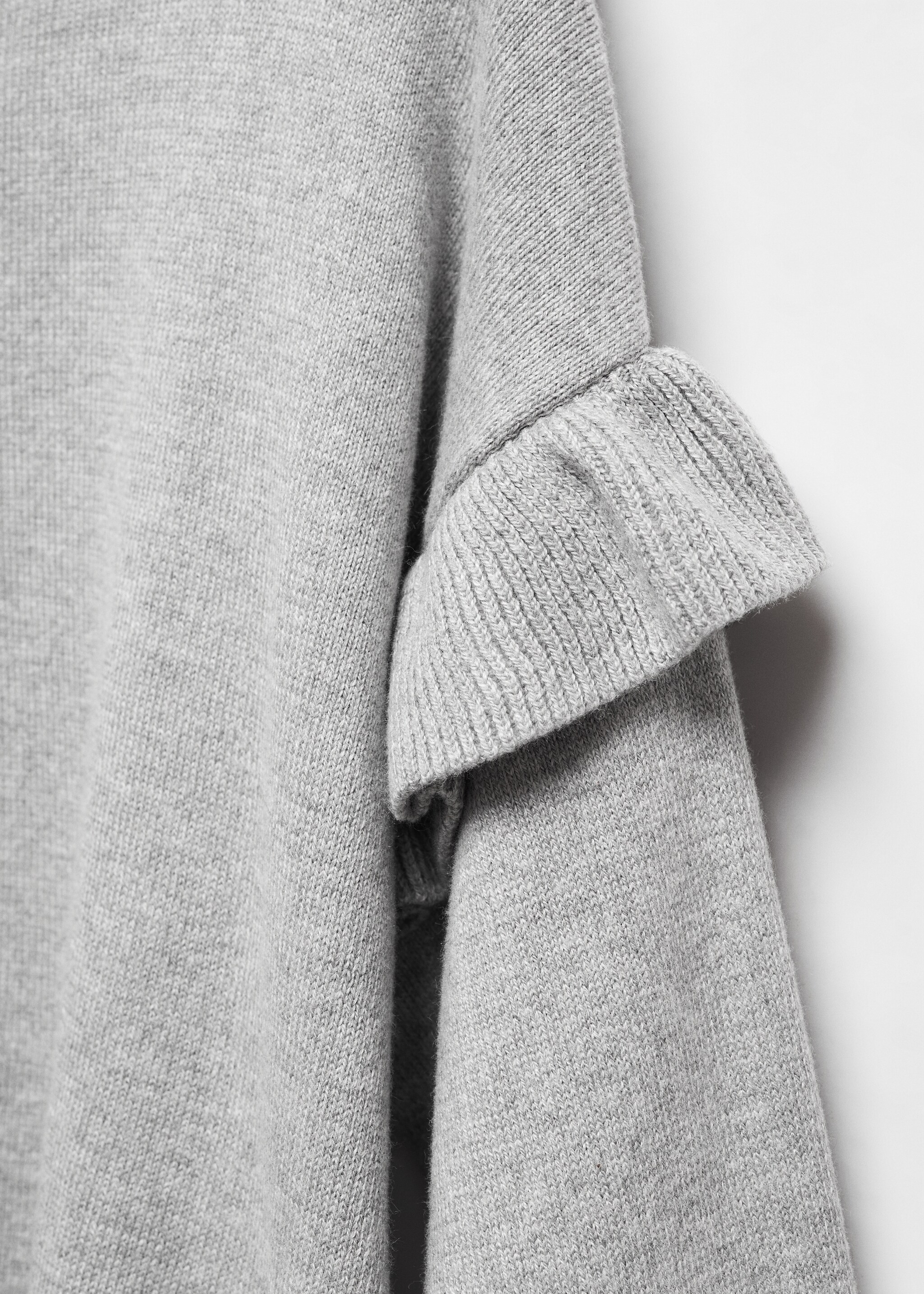Ruffled detail sweater - Details of the article 8
