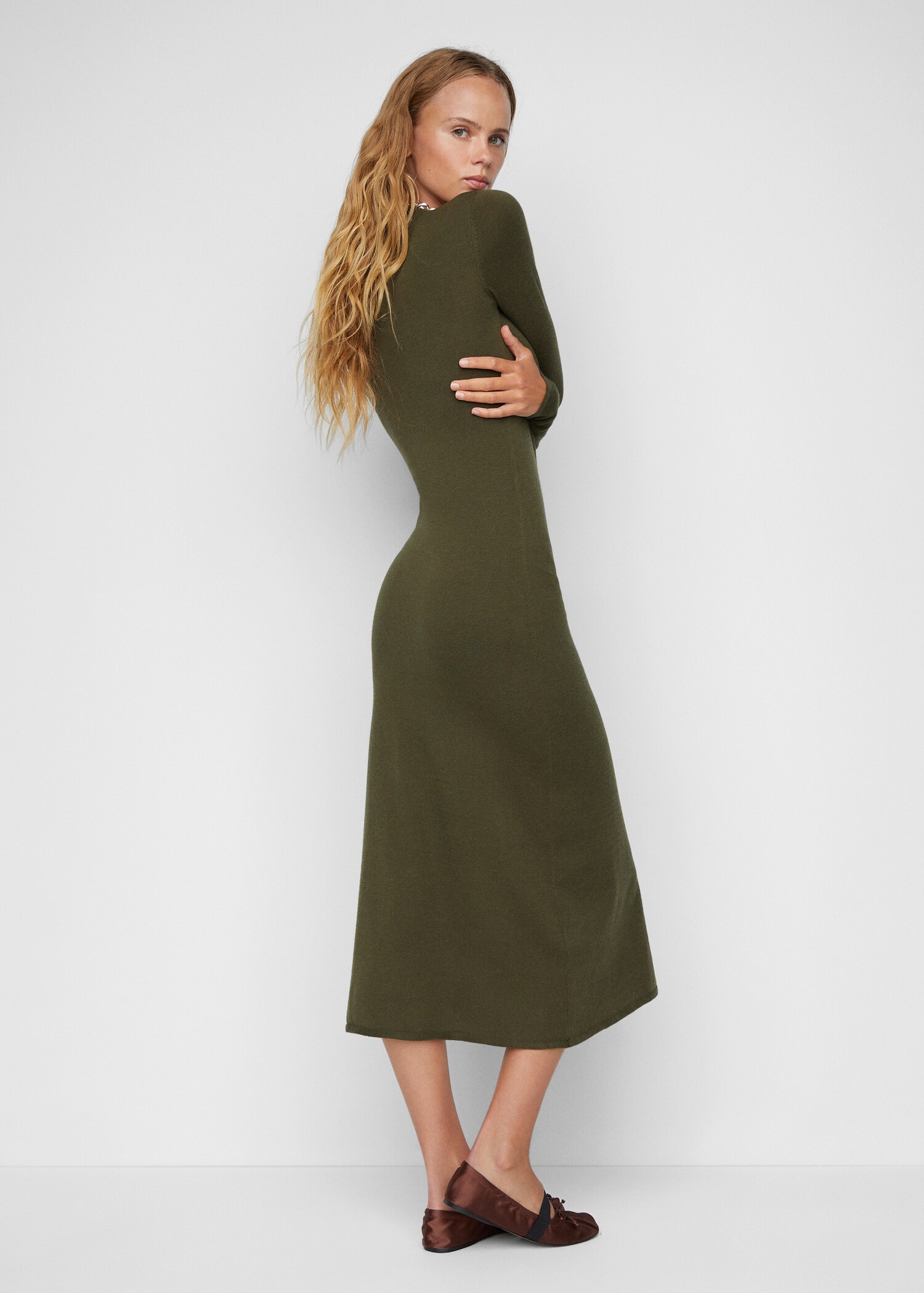 Knitted dress with side slit - Reverse of the article