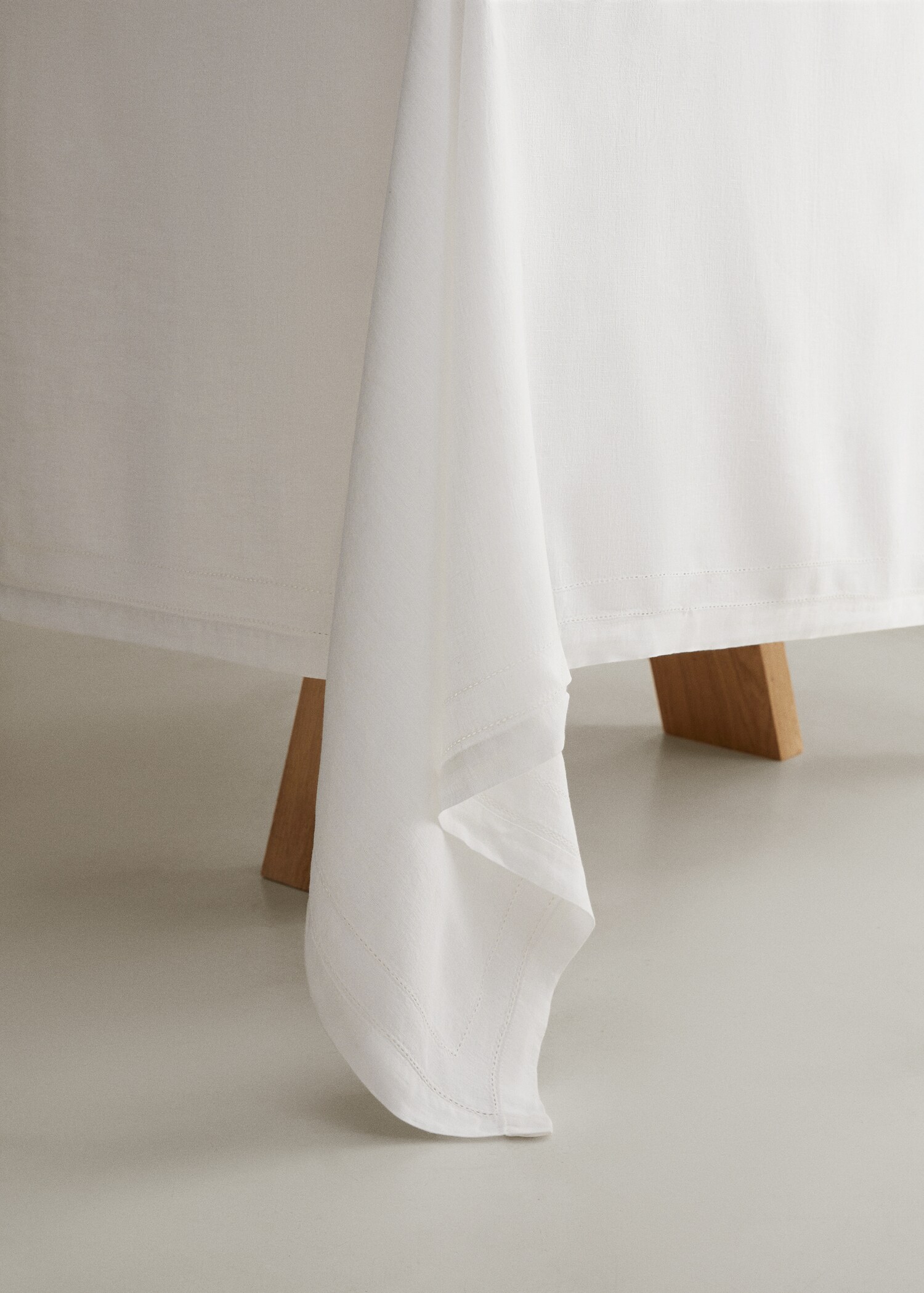 Obrus z 100% lnu ze szwami 170 x 250 cm  - Szczegóły artykułu 8