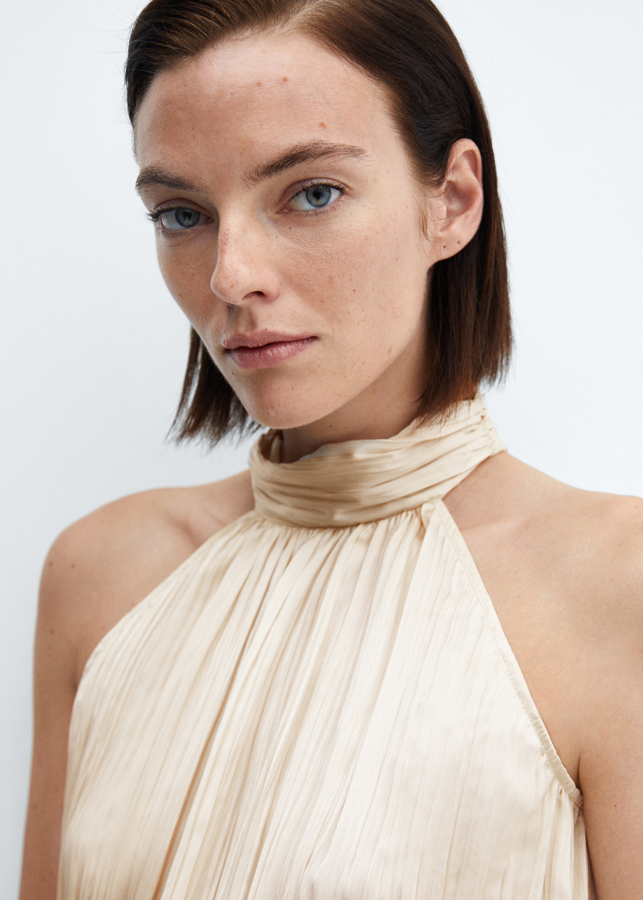 Halter-neck pleated top - Details of the article 1