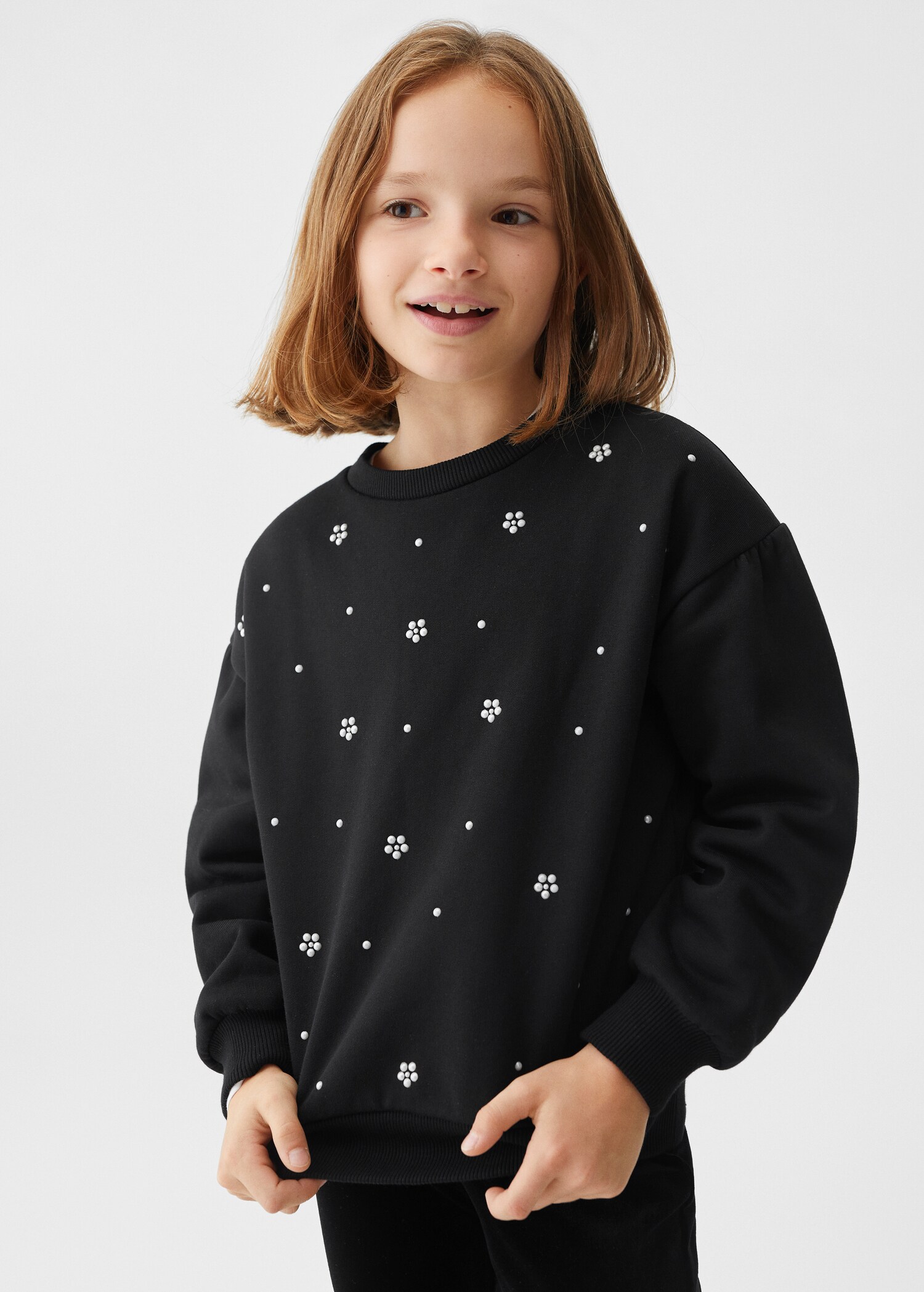 Sudadera detalle abalorios - Plano medio