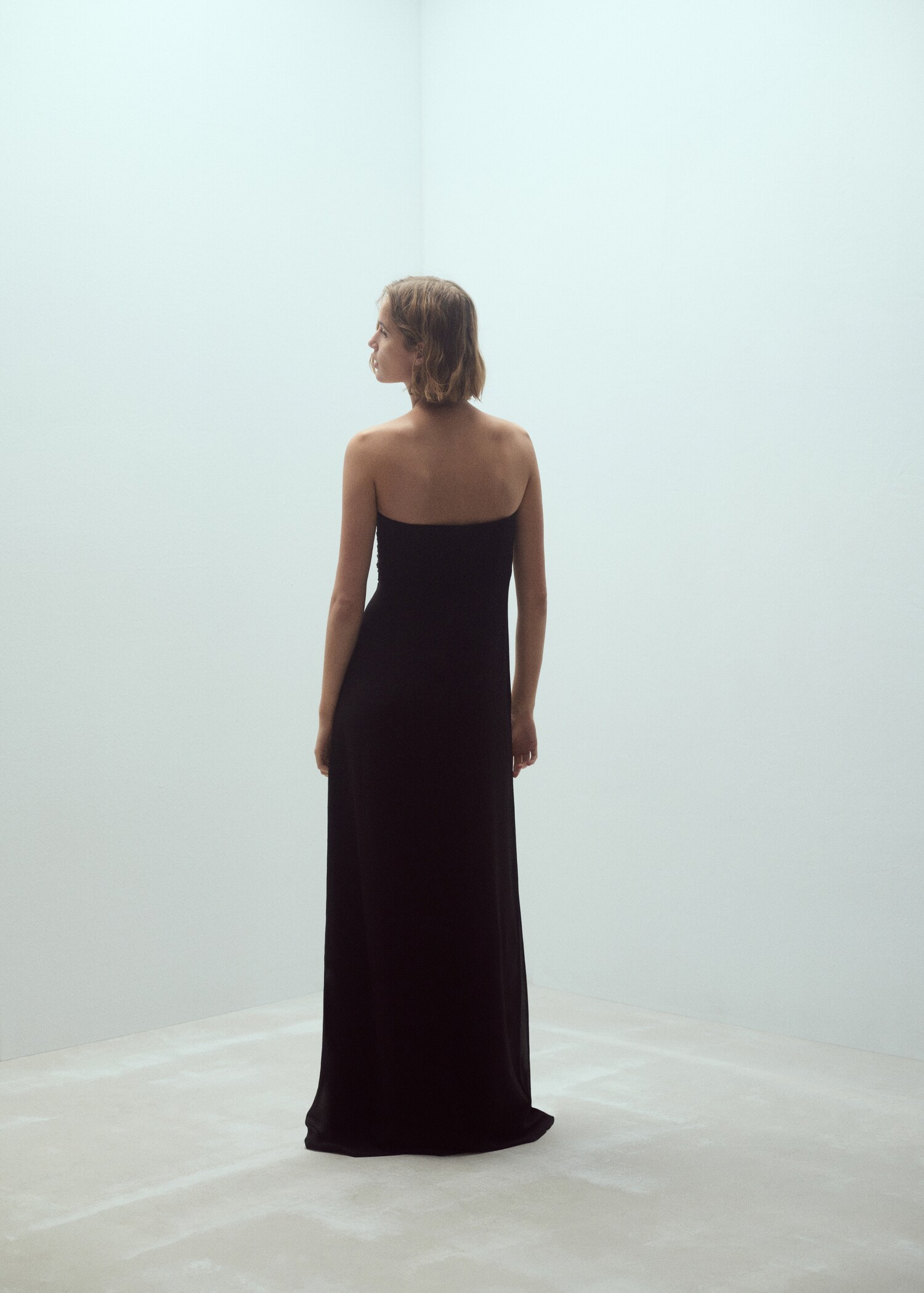 Vestido escote corazón detalle flor - Reverso del artículo