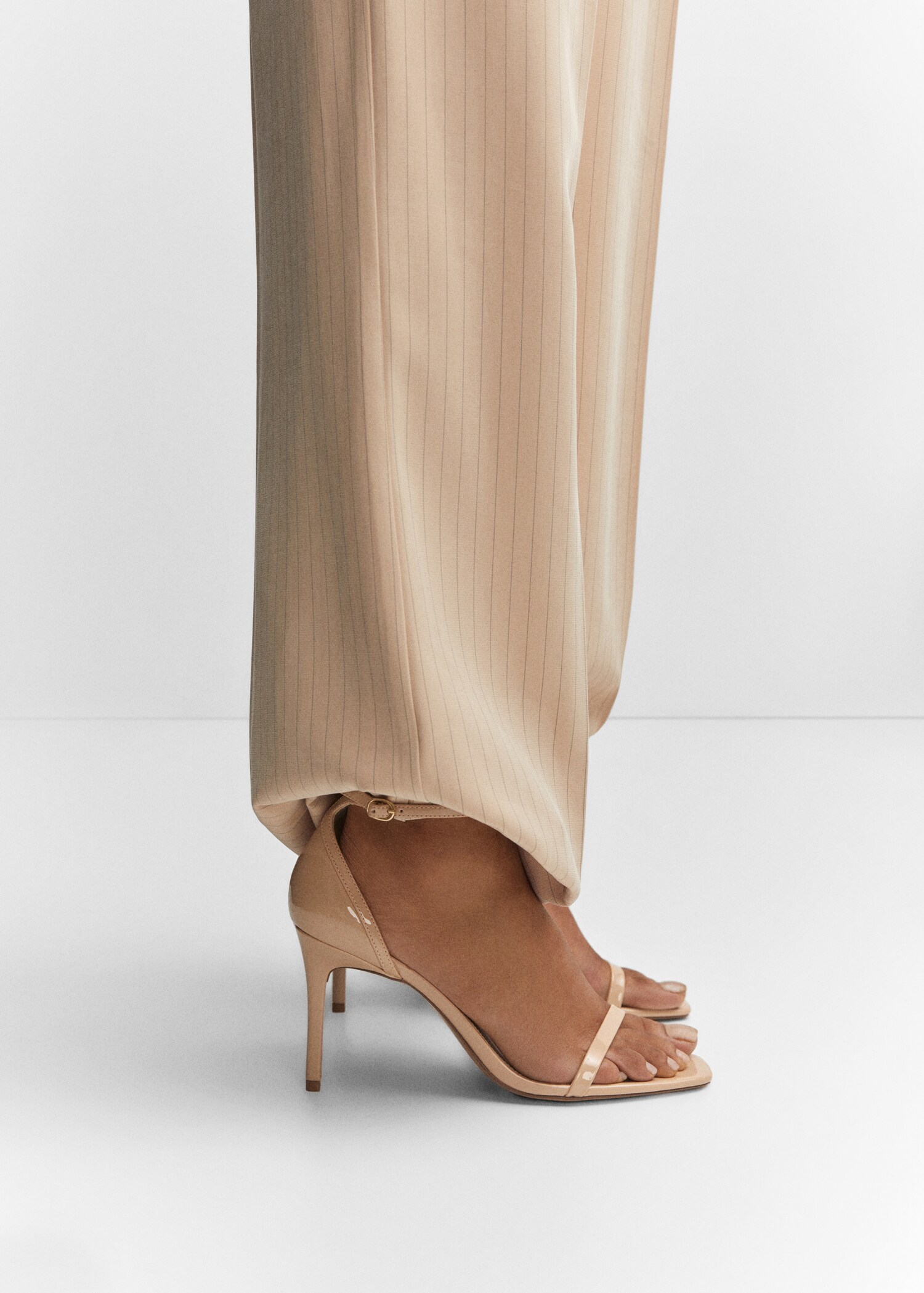 Strapped patent finish sandals - Details of the article 9
