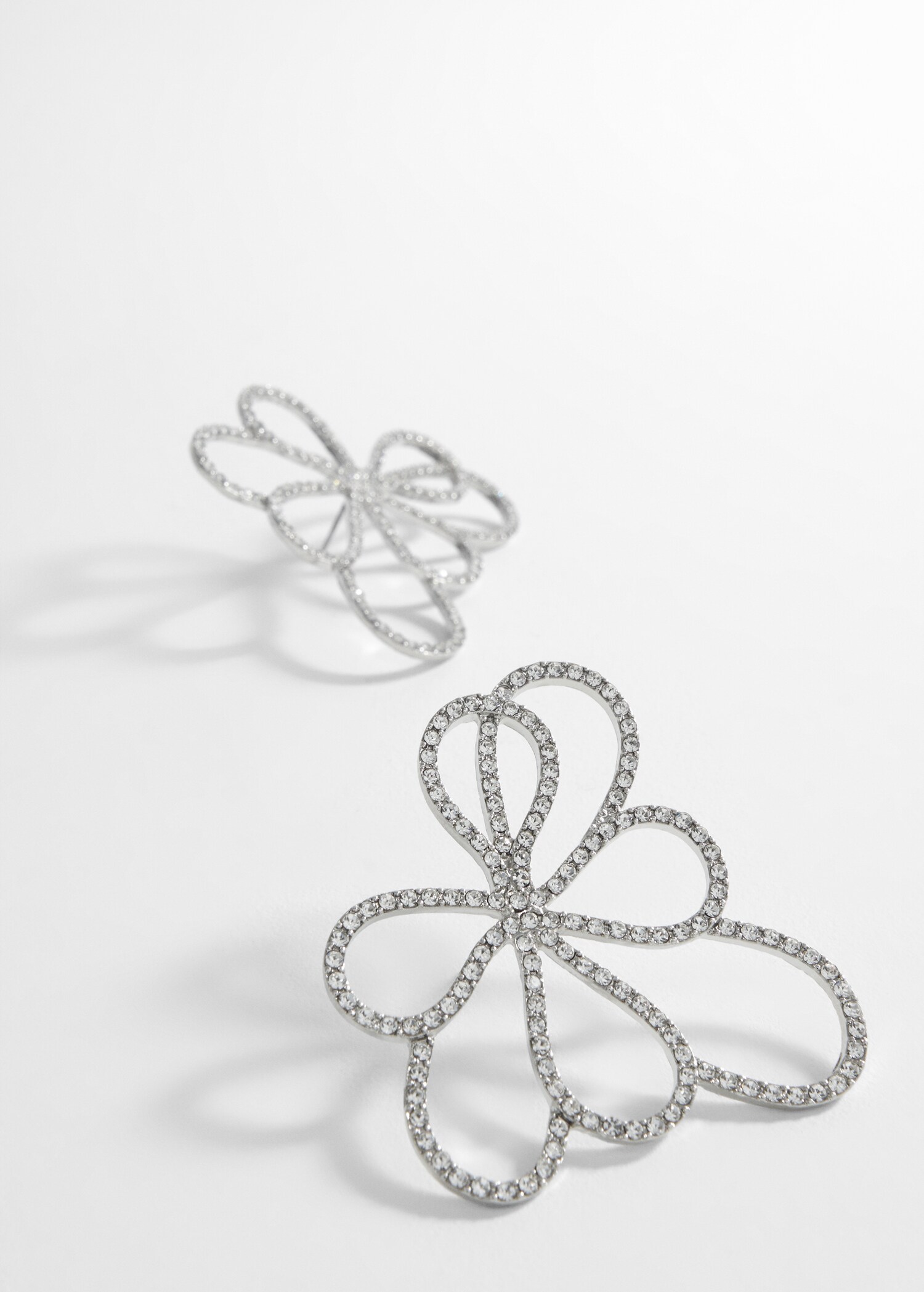 Irregular flower rhinestone earrings - Medium plane