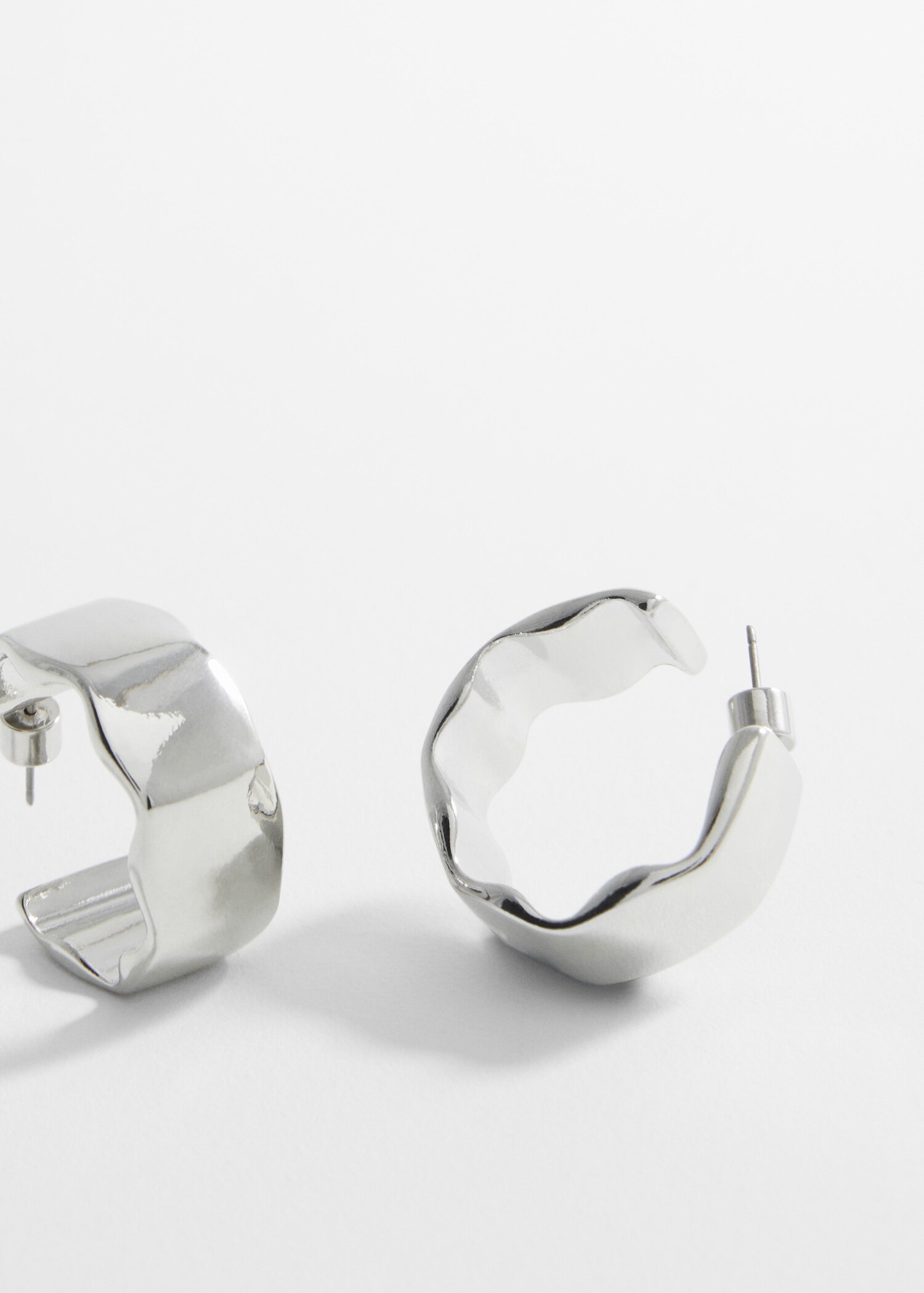 Twisted hoop earrings - Medium plane