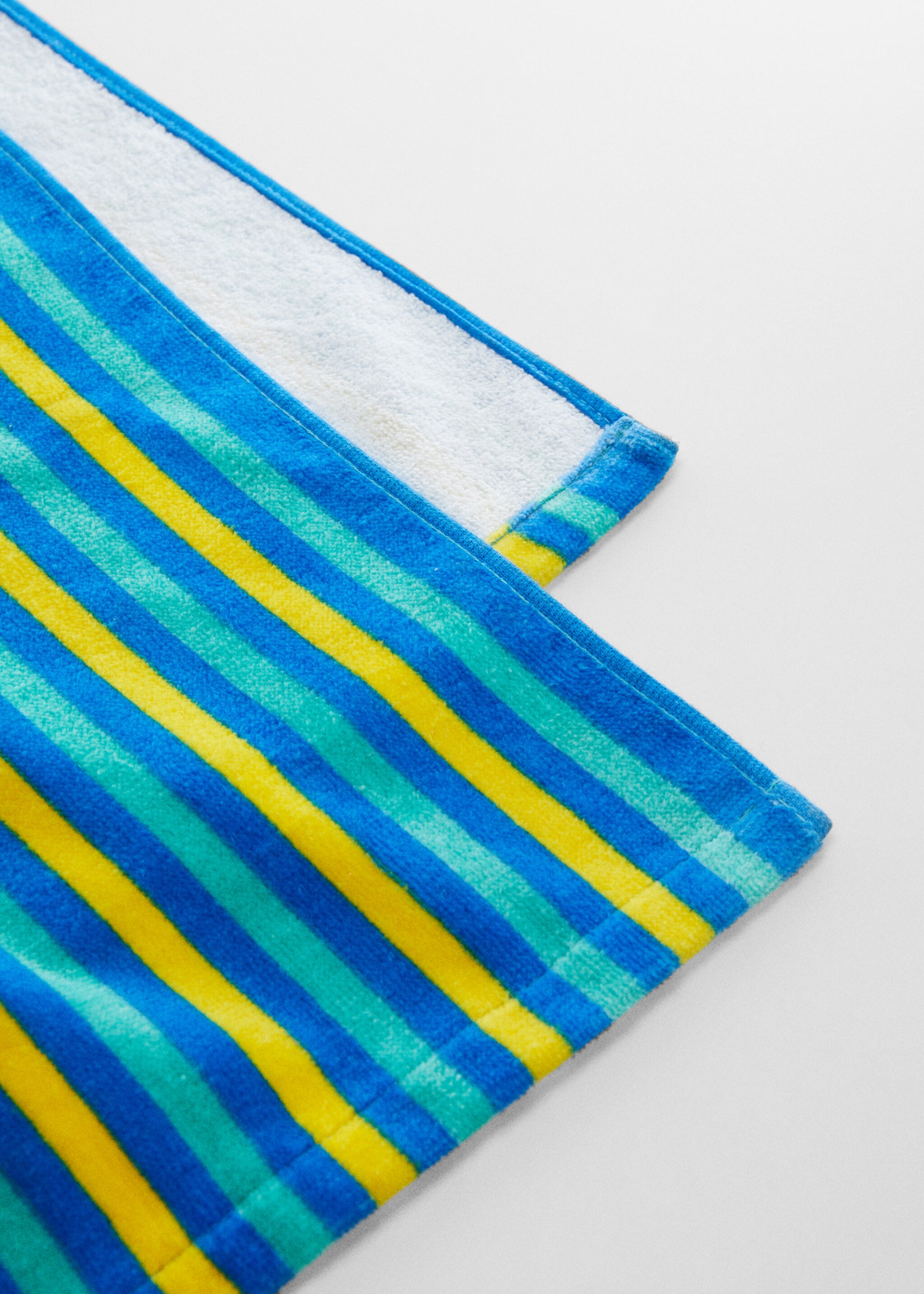 Multi-coloured striped beach towel - Medium plane, Green. Ref: 57020408-00.