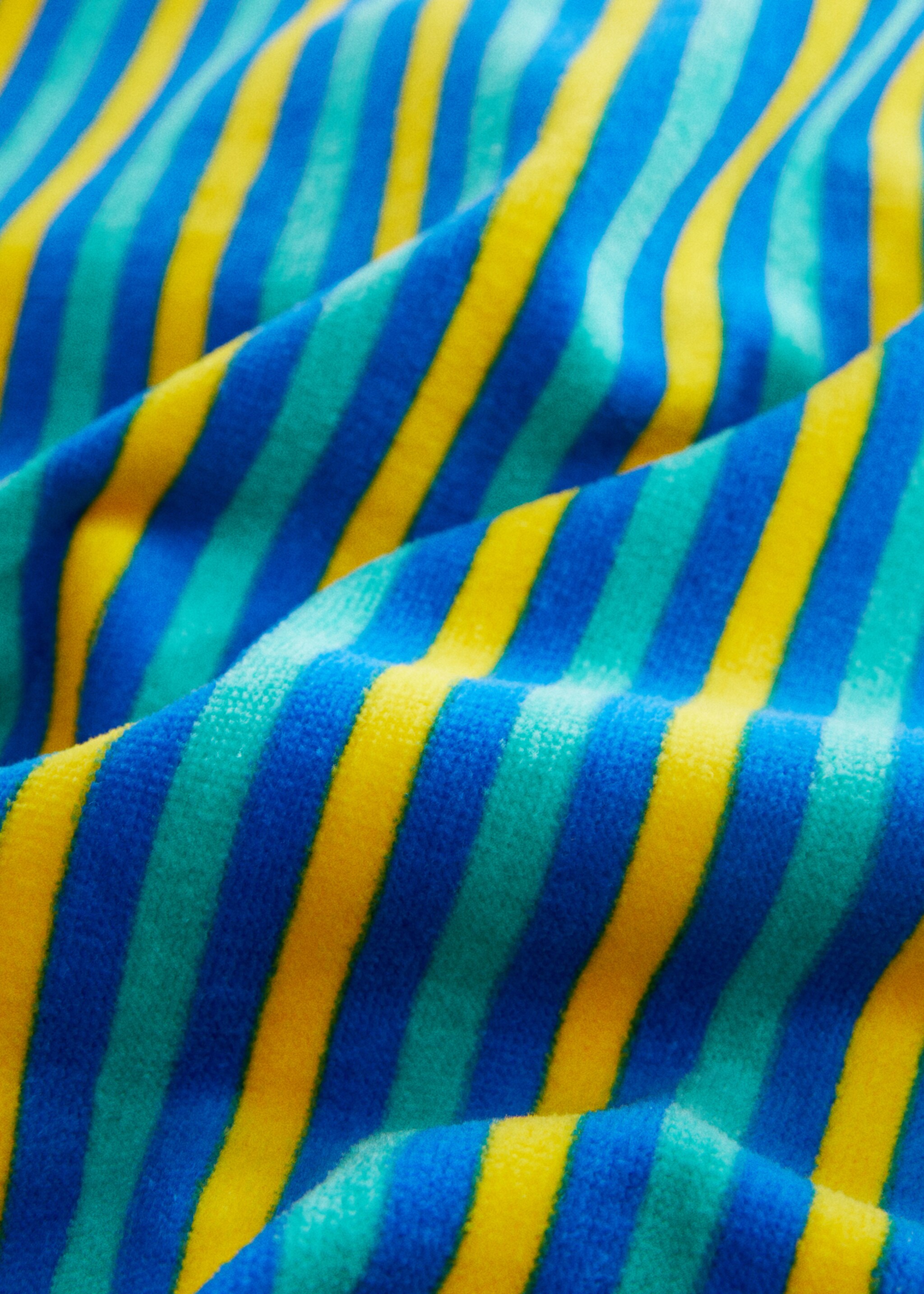 Multi-coloured striped beach towel - Details of the article 1, Green. Ref: 57020408-00.
