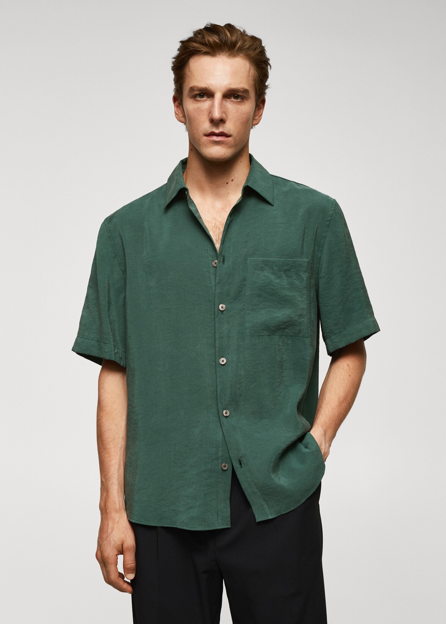 Camisa regular fit manga corta - Plano medio