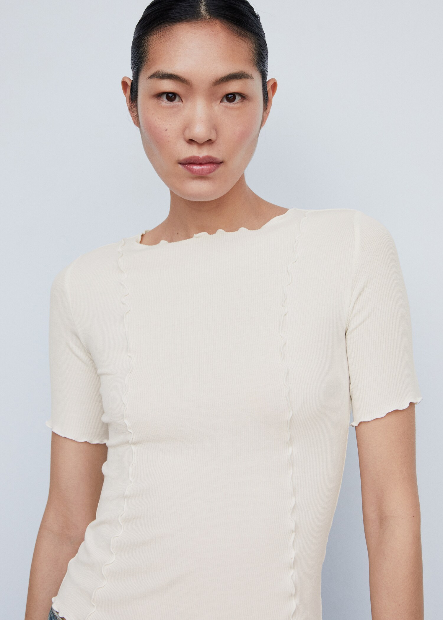 Decorative seam T-shirt - Details of the article 1