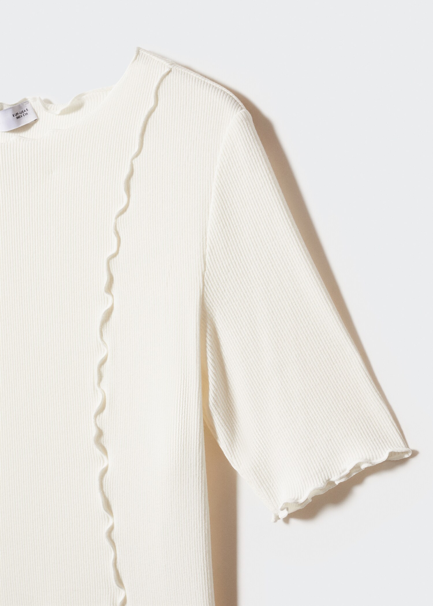 Decorative seam T-shirt - Details of the article 8