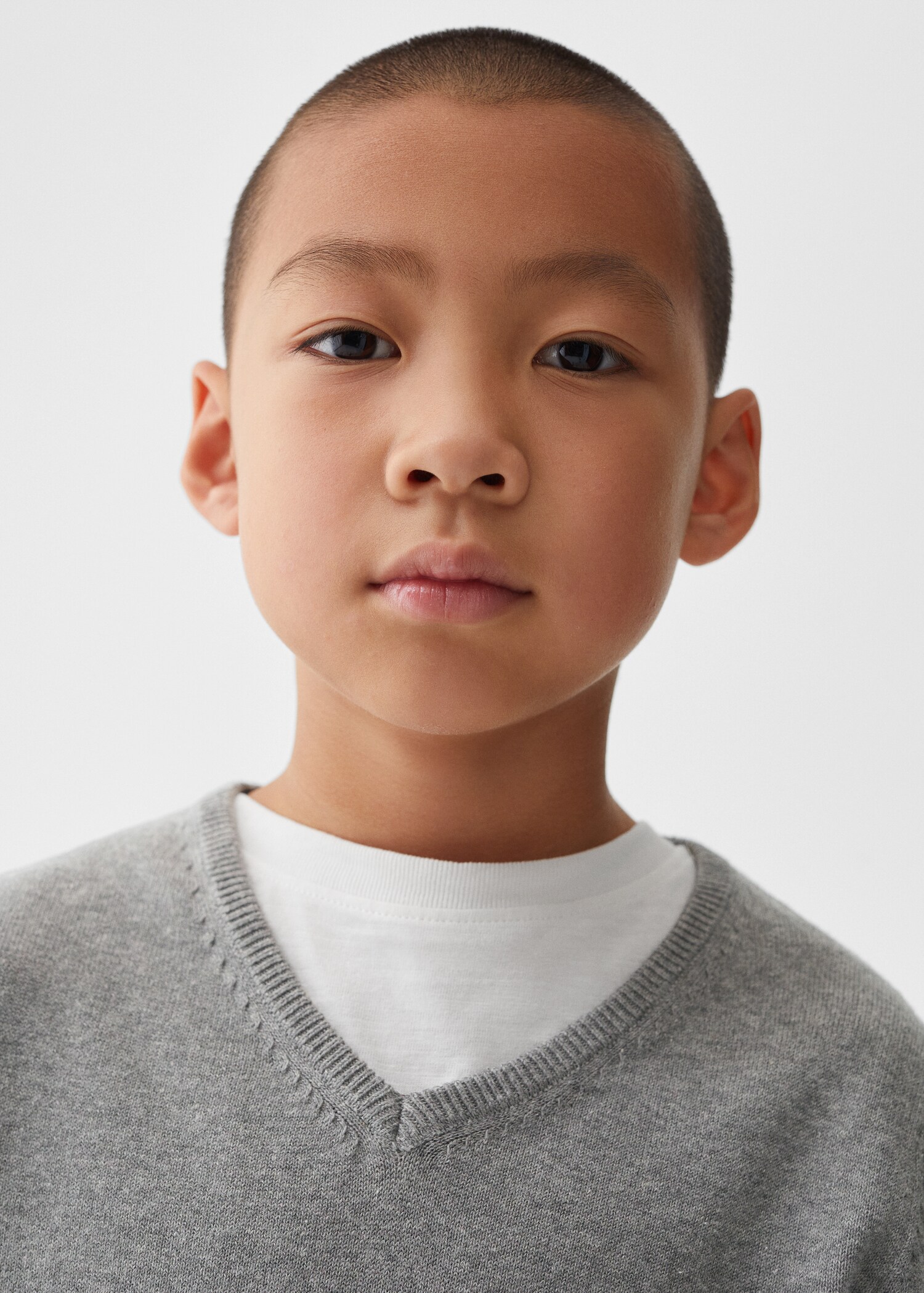 V-neck sweater - Details of the article 1
