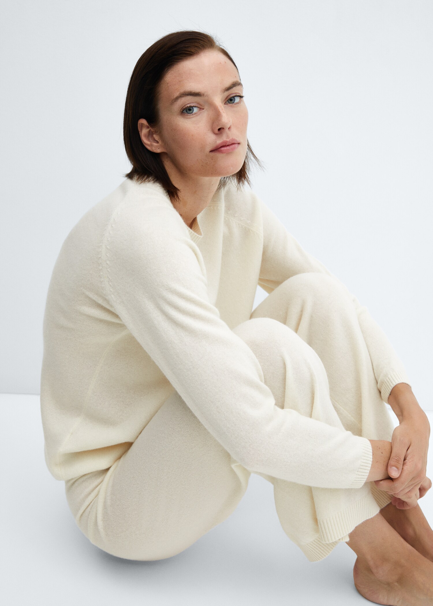 100% cashmere trousers - Details of the article 2