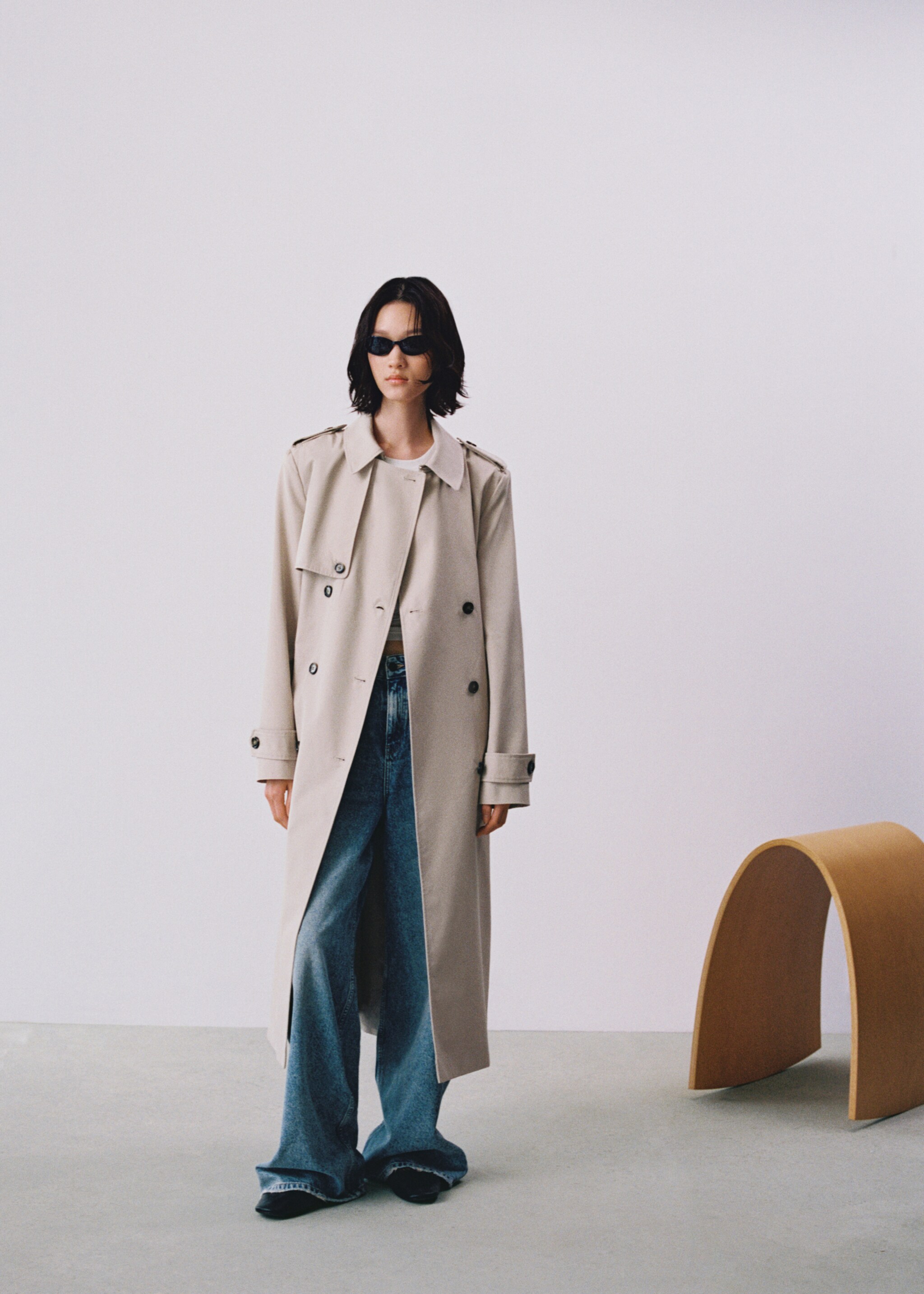 Waterproof double-breasted trench coat - Details of the article 7, Light/Pastel Grey. Ref: 57023775-00.