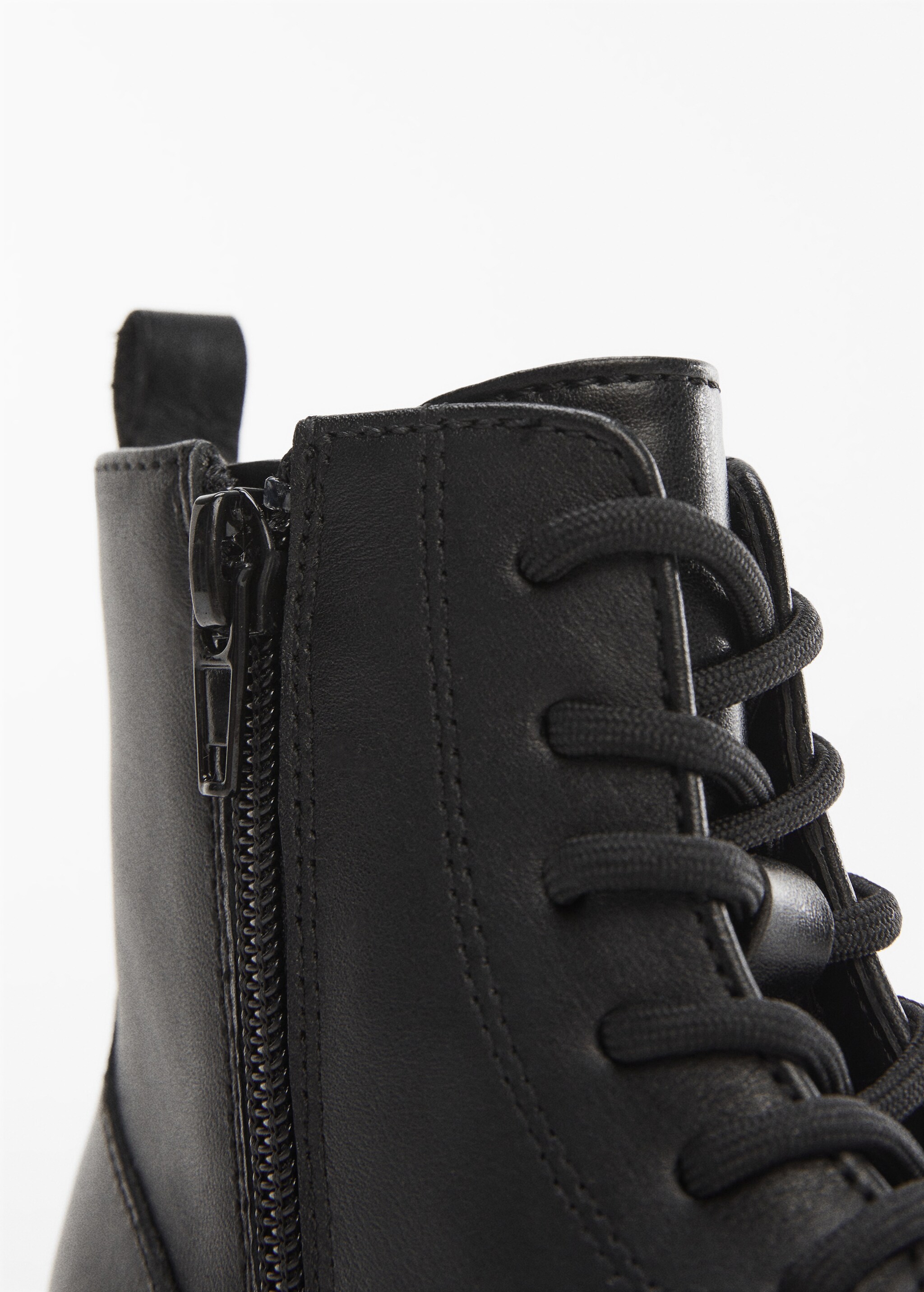 Lace-up leather boots - Details of the article 1