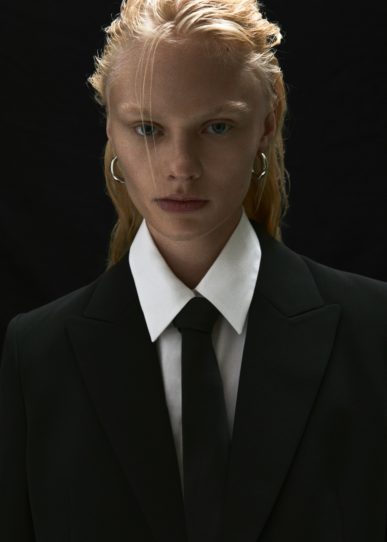 Suit blazer with buttons  - Details of the article 7