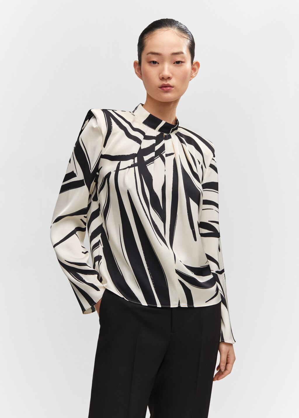 Printed blouse with shoulder pads Women MANGO Gibraltar