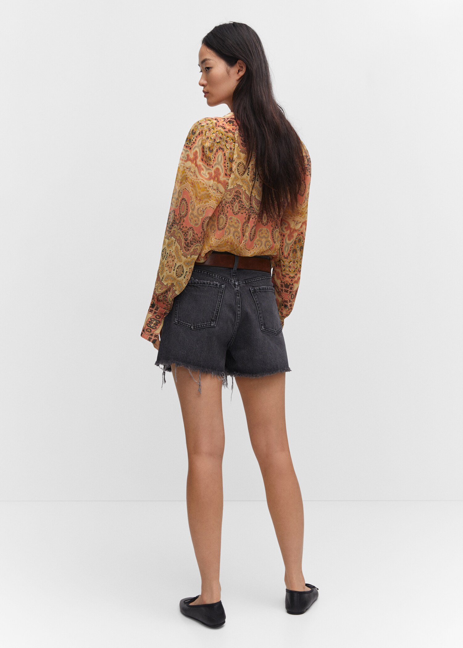 Blusa estampada cierre lazo - Reverso del artículo
