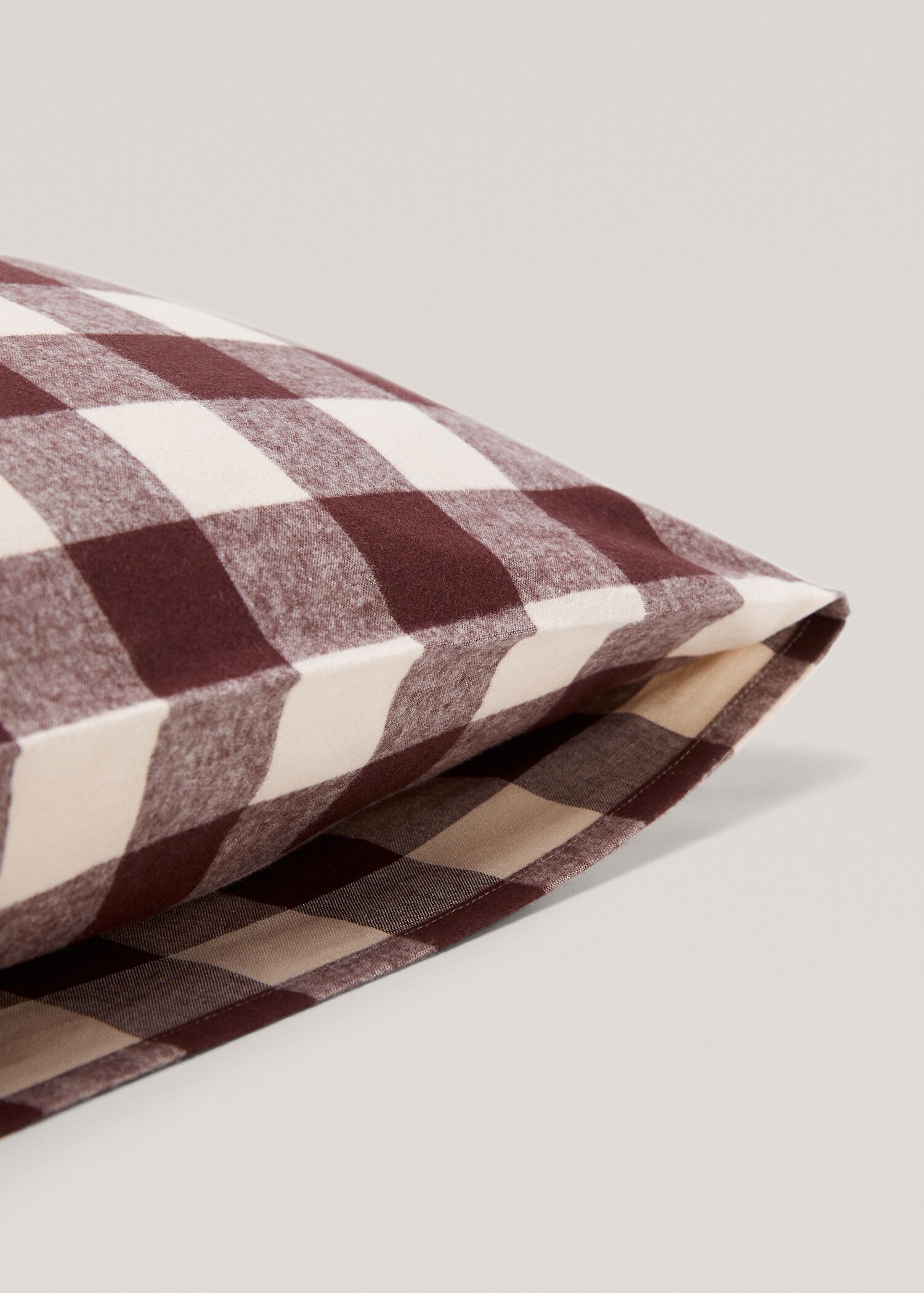 Dvobojna karirana flanelna jastučnica 60 x 60 cm - Detalji artikla 3