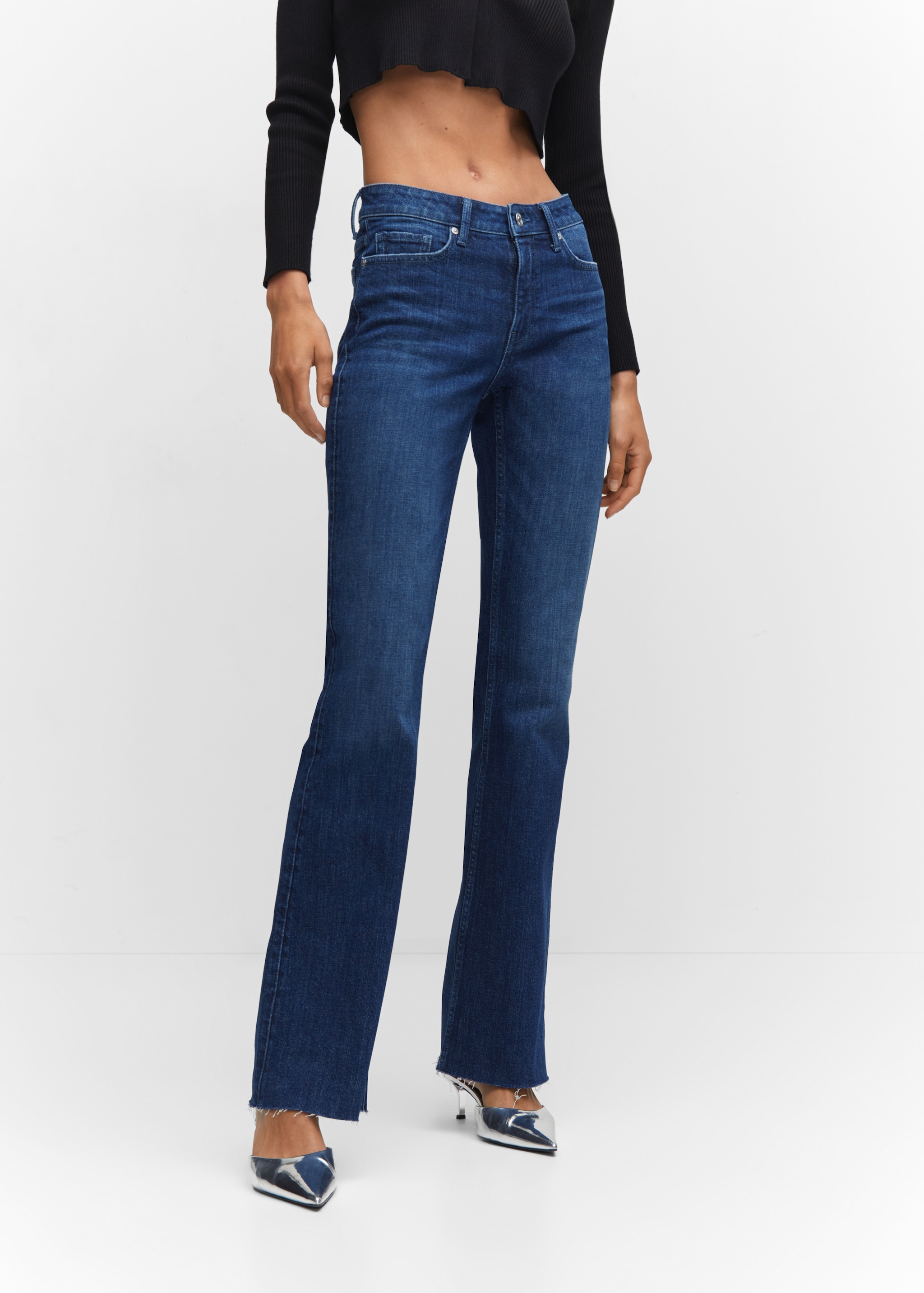 Medium-rise flared jeans Women MANGO Vietnam - Main Image