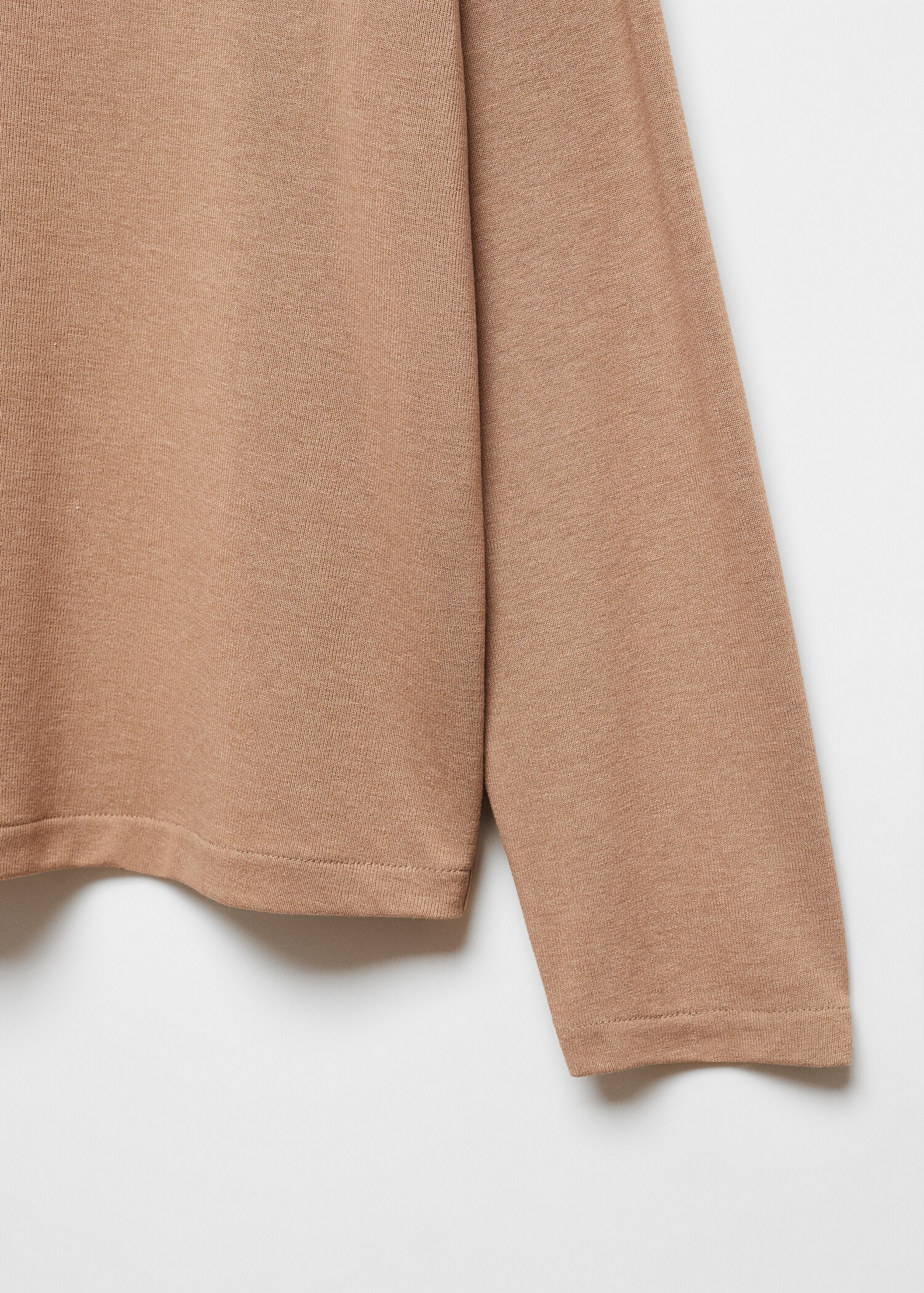 Long-sleeved V-neck T-shirt - Details of the article 8