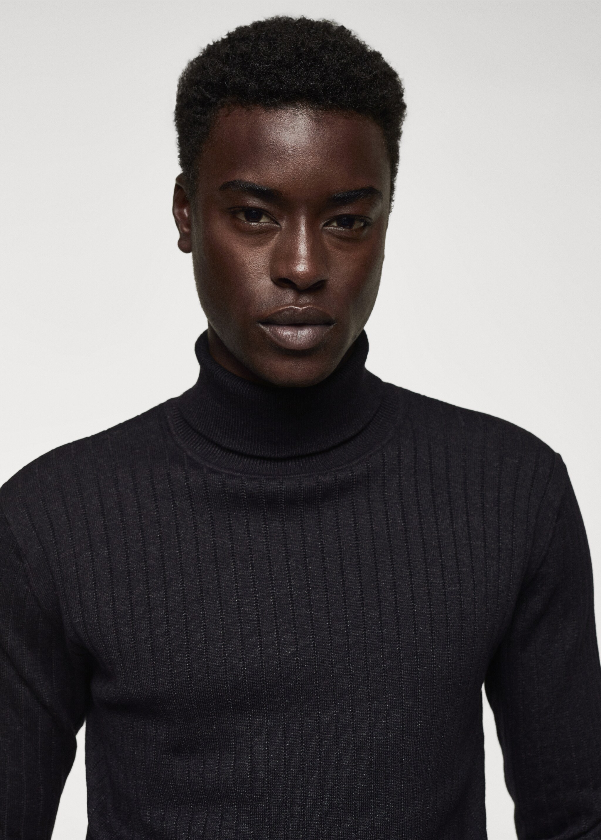 Rolled neck cable sweater - Details of the article 1