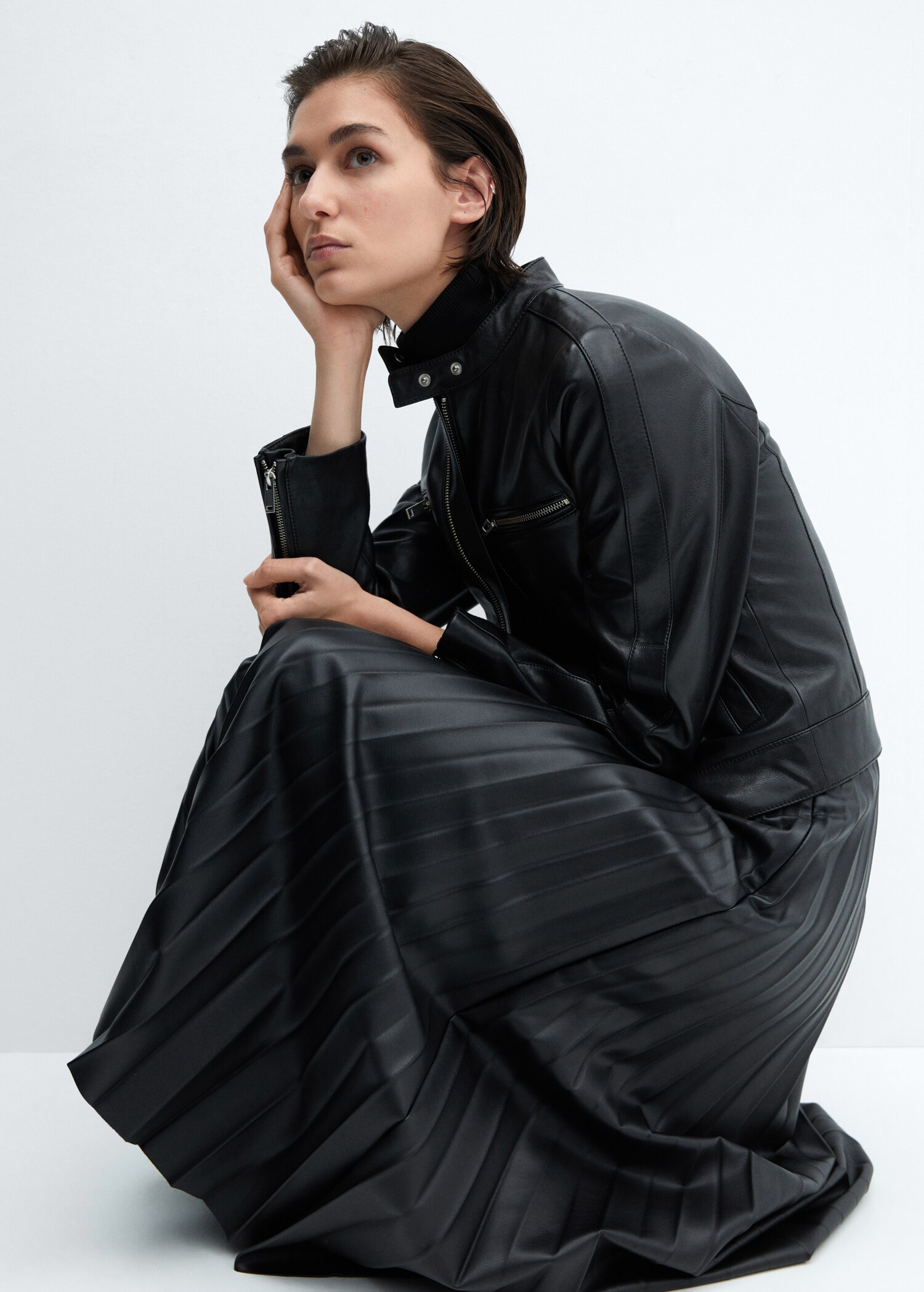 Leather-effect pleated skirt - Details of the article 2