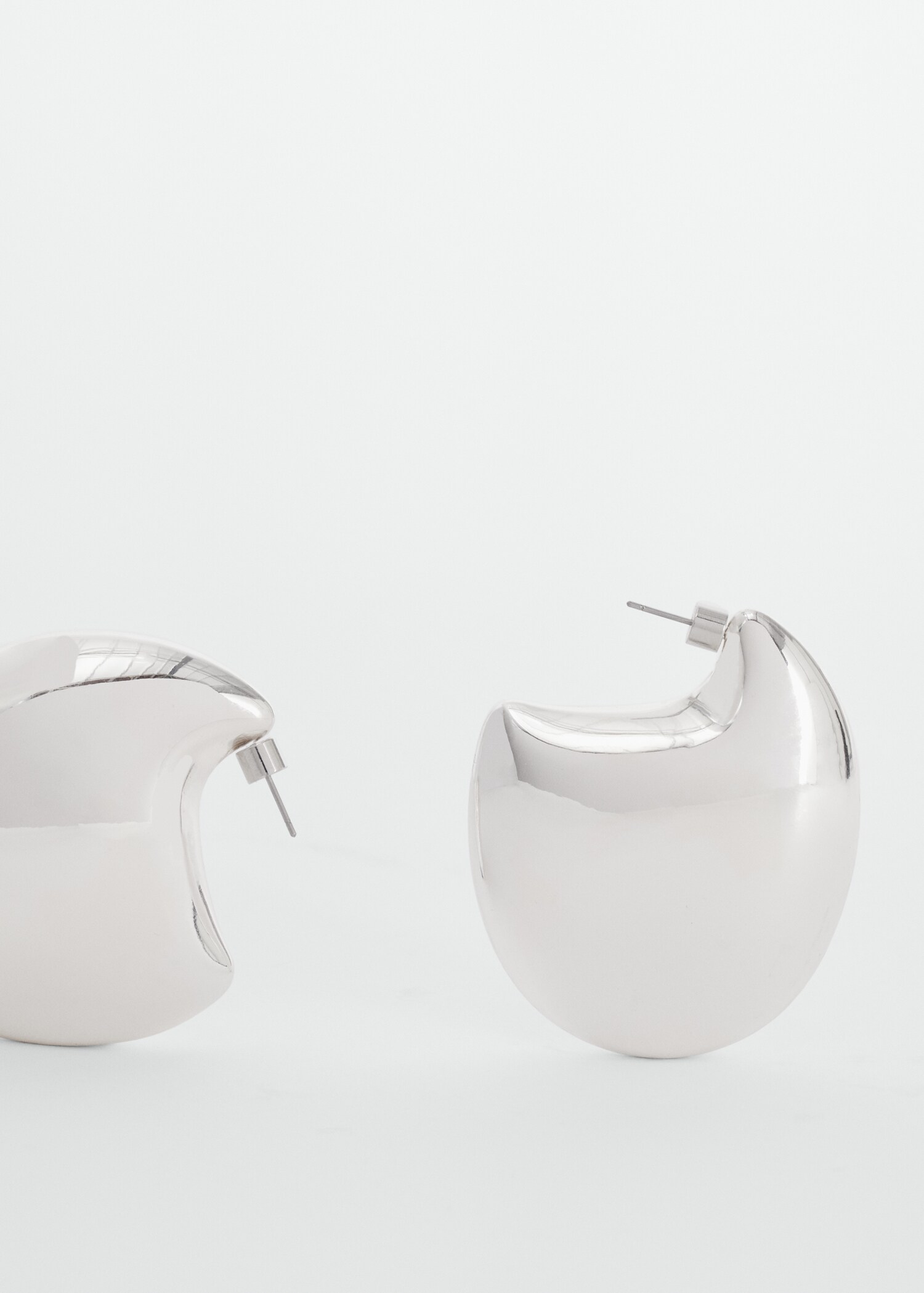 Volume oval-hoop earrings - Details of the article 1