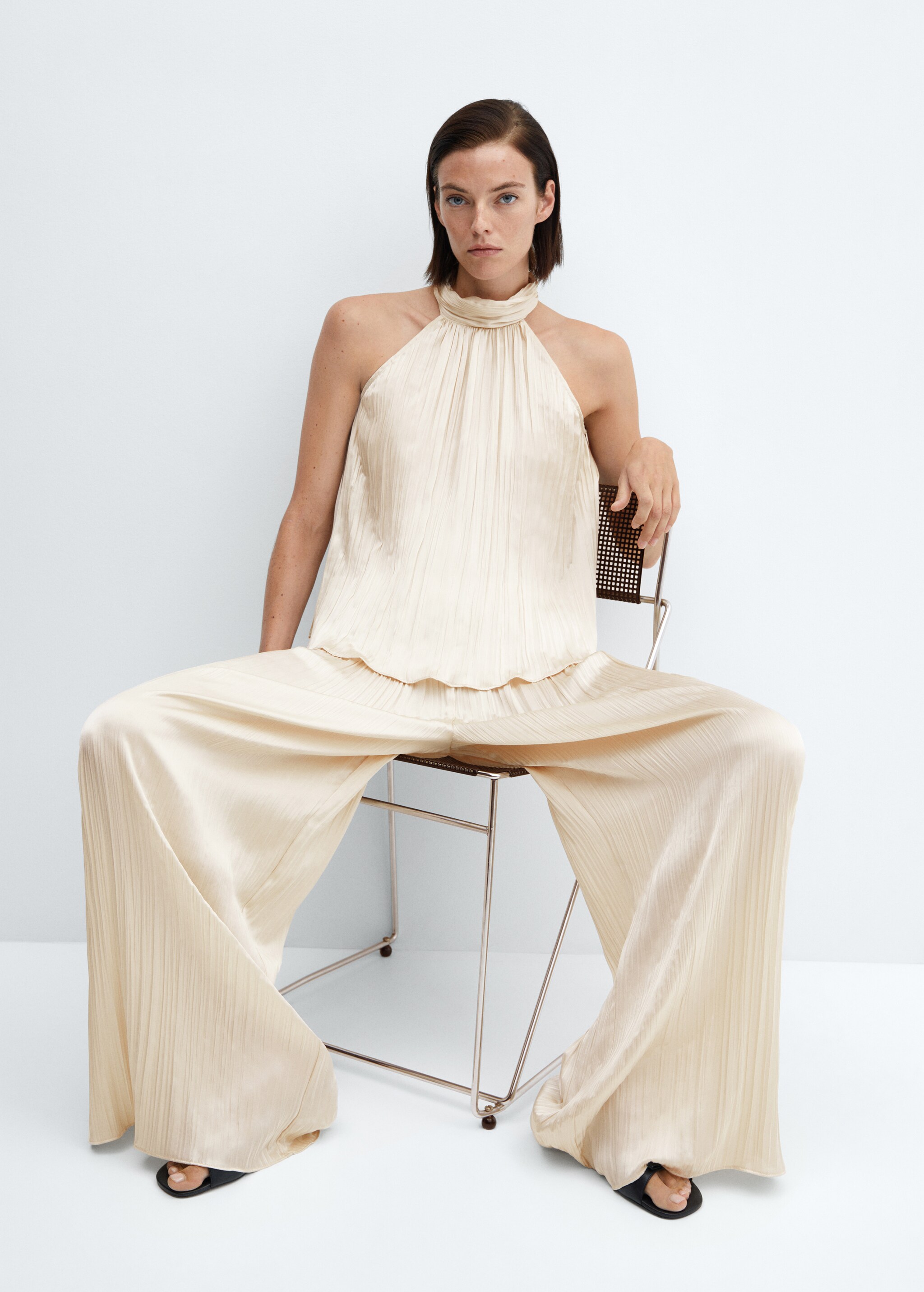 Pleated palazzo trousers - Details of the article 2