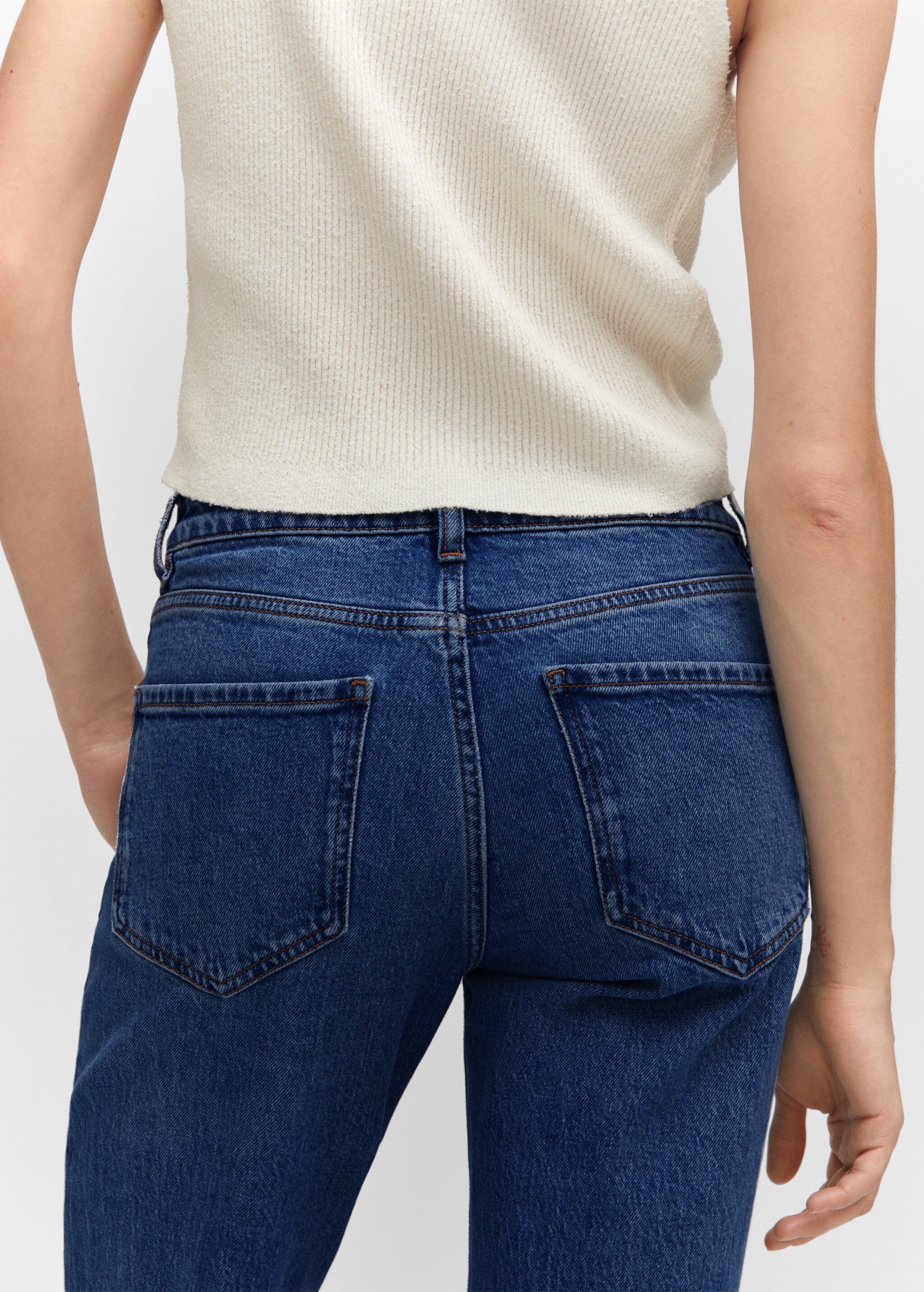 Mid-waist flared jeans with slits - Details of the article 4