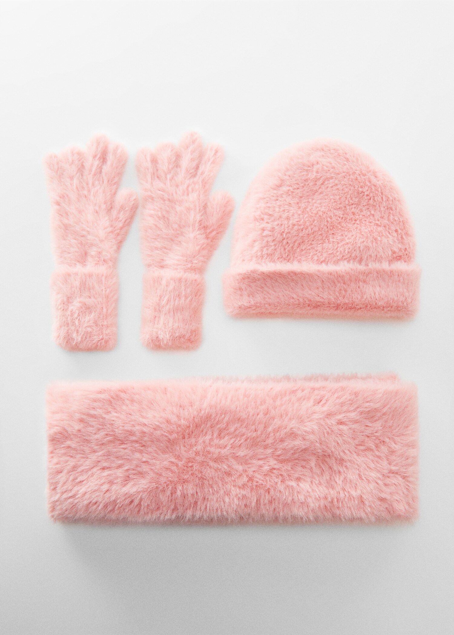 Faux fur scarf - Details of the article 2