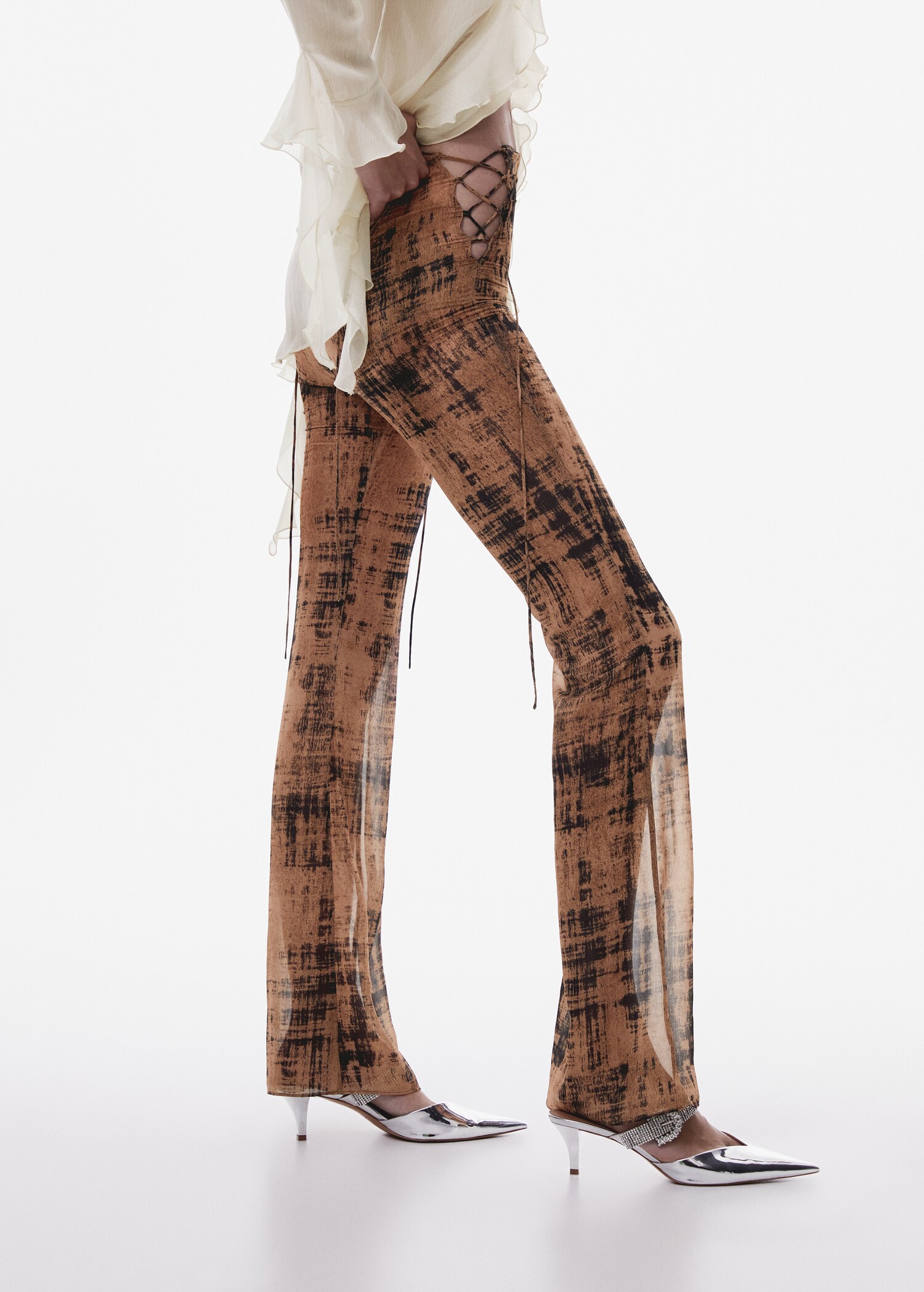 Pantalon imprimé semi-transparent - Plan moyen