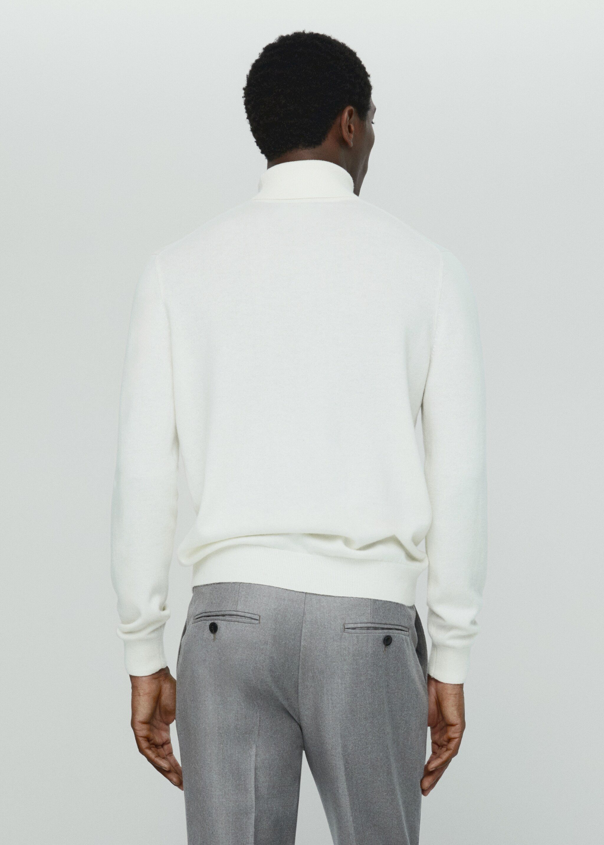 Turtleneck 100% cashmere sweater - Reverse of the article