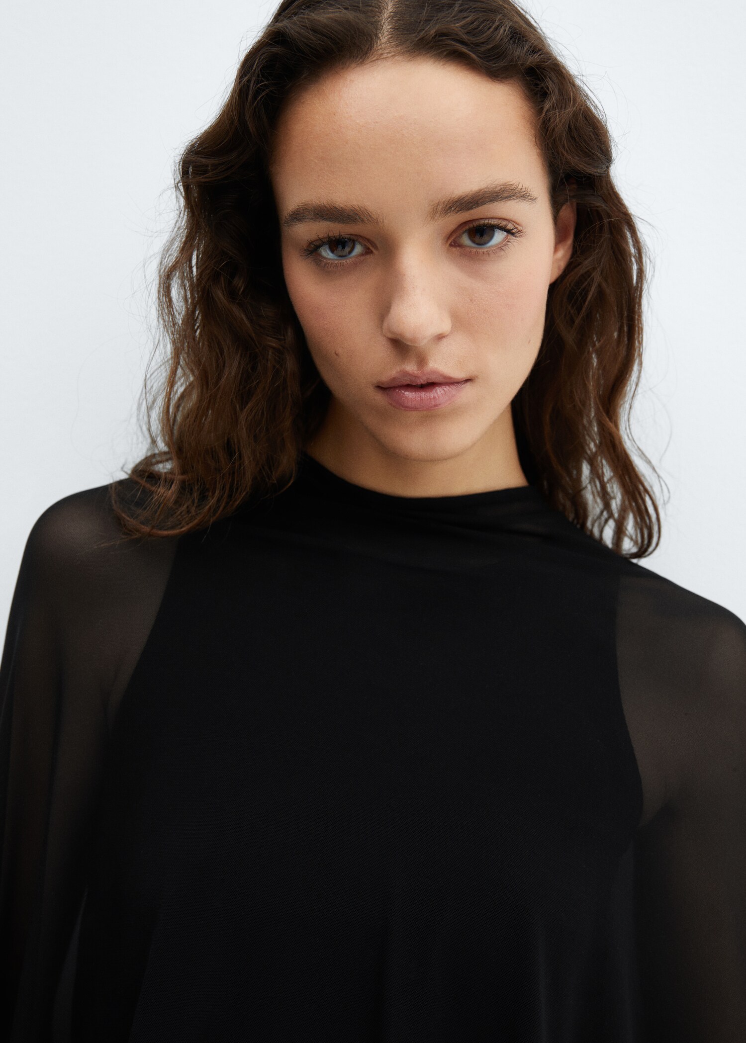 Cape semi-transparente asymétrique - Détail de l'article 1
