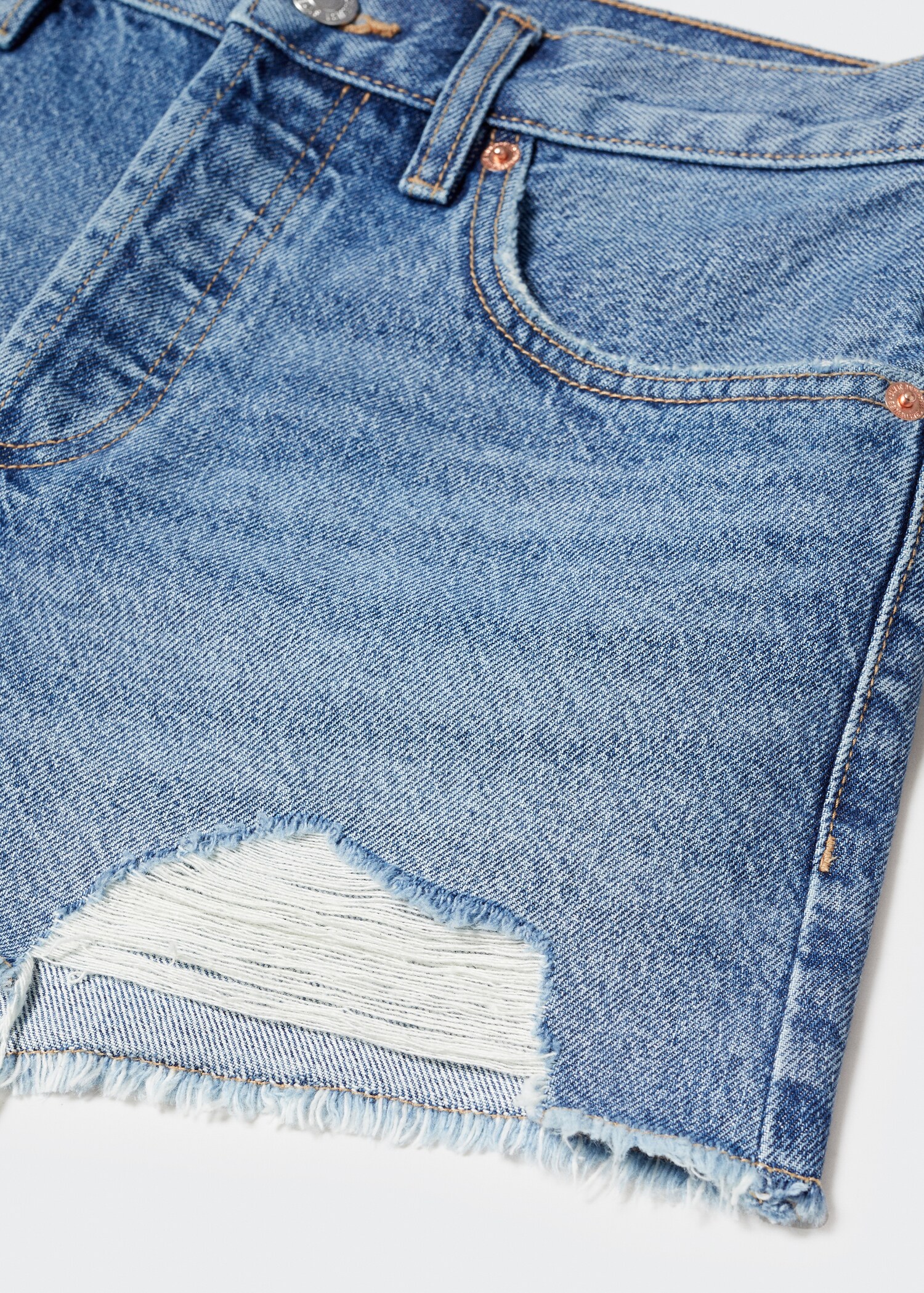 Broken denim shorts - Details of the article 8