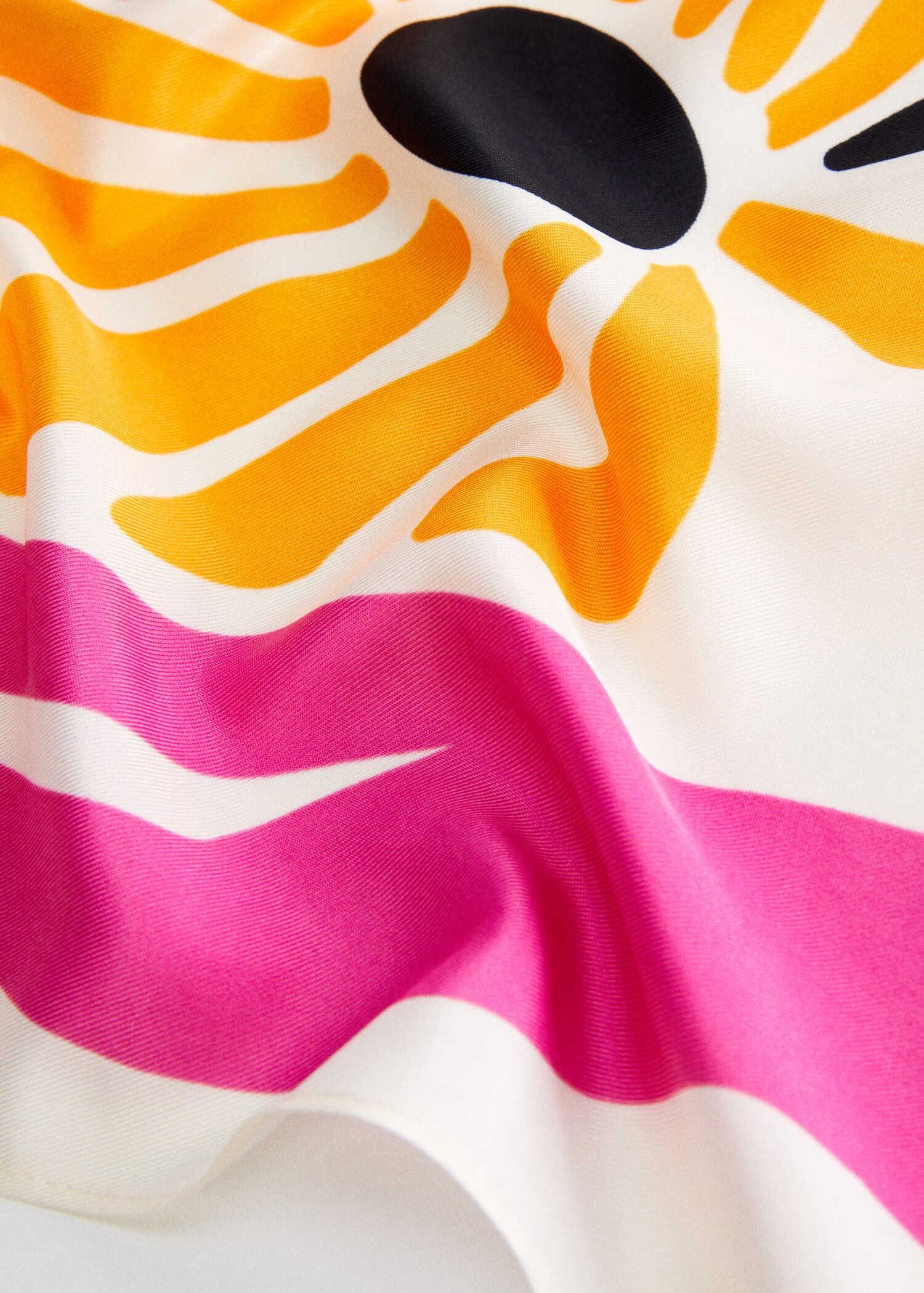 Floral printed scarf - Details of the article 1
