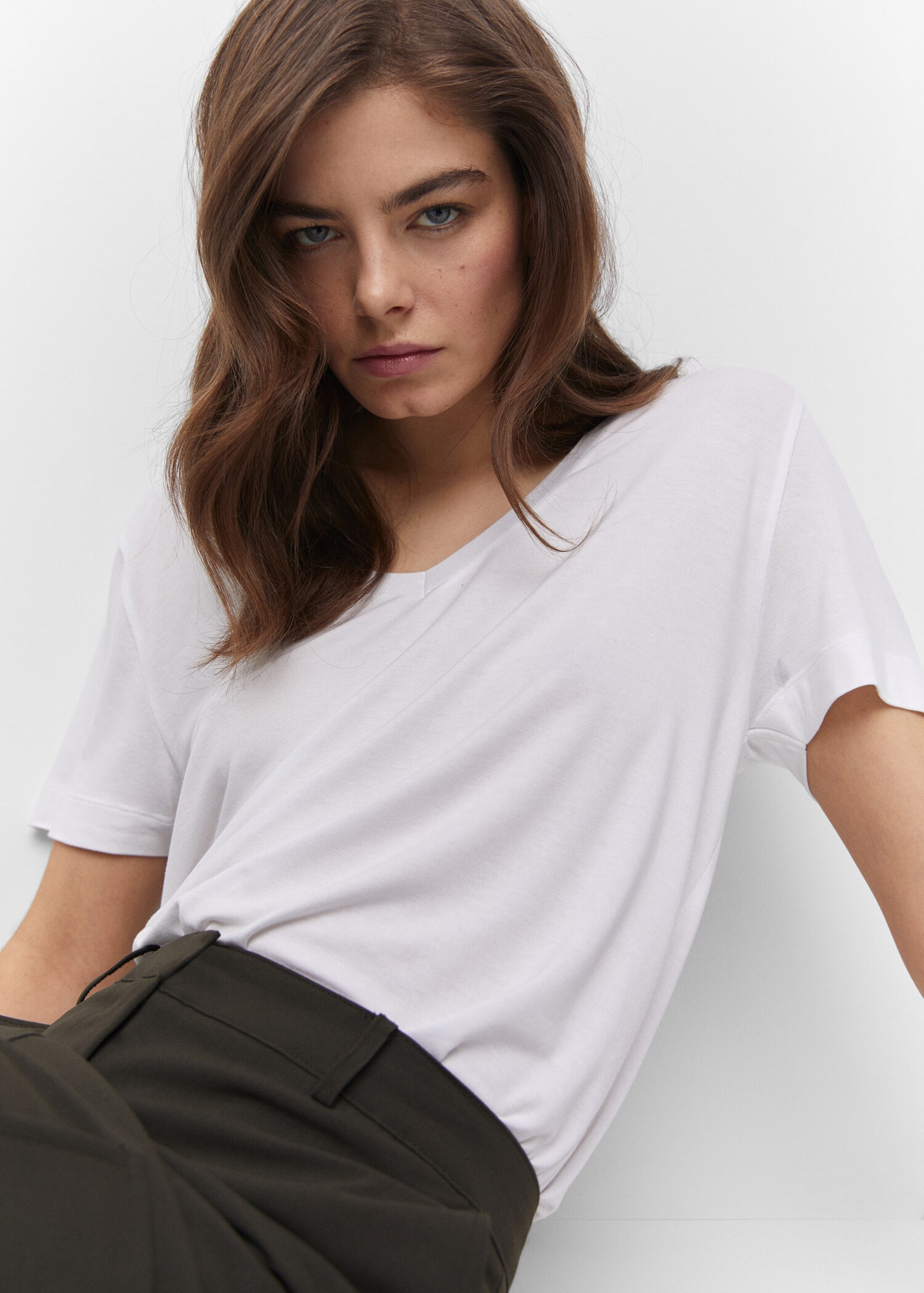 V-neck T-shirt - Details of the article 1