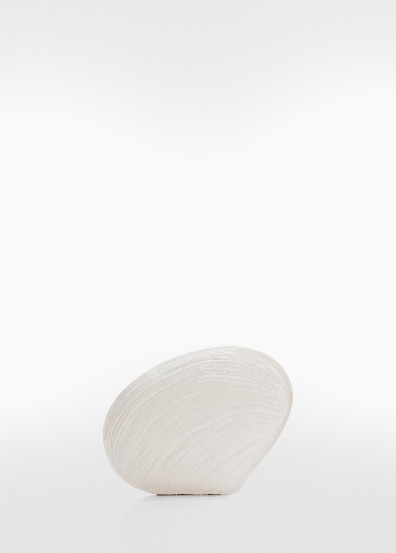 Shell design clutch bag - Article without model