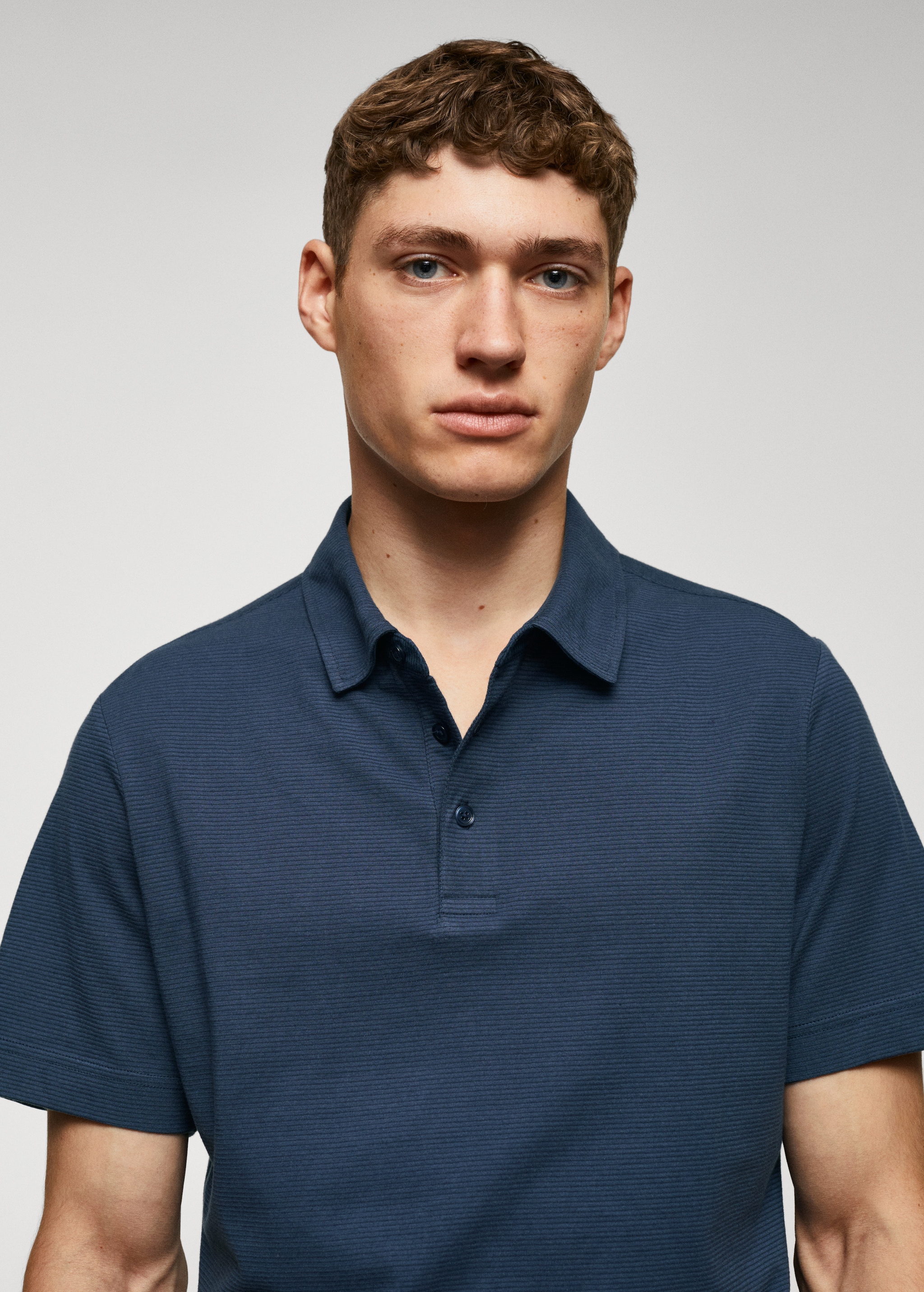 100% cotton polo shirt with striped structure - Details of the article 1