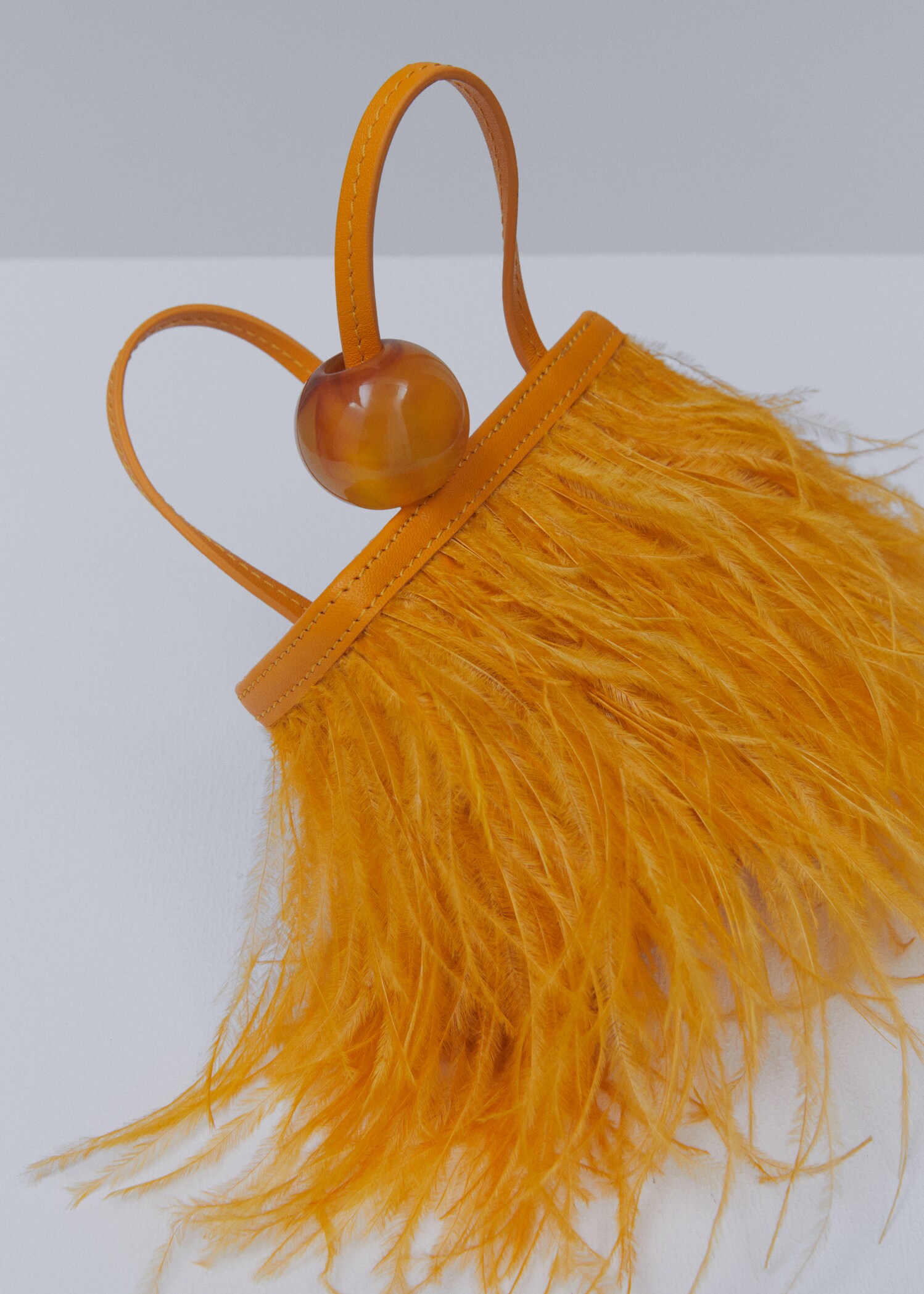 Sac cuir orné de plumes - Détail de l'article 1