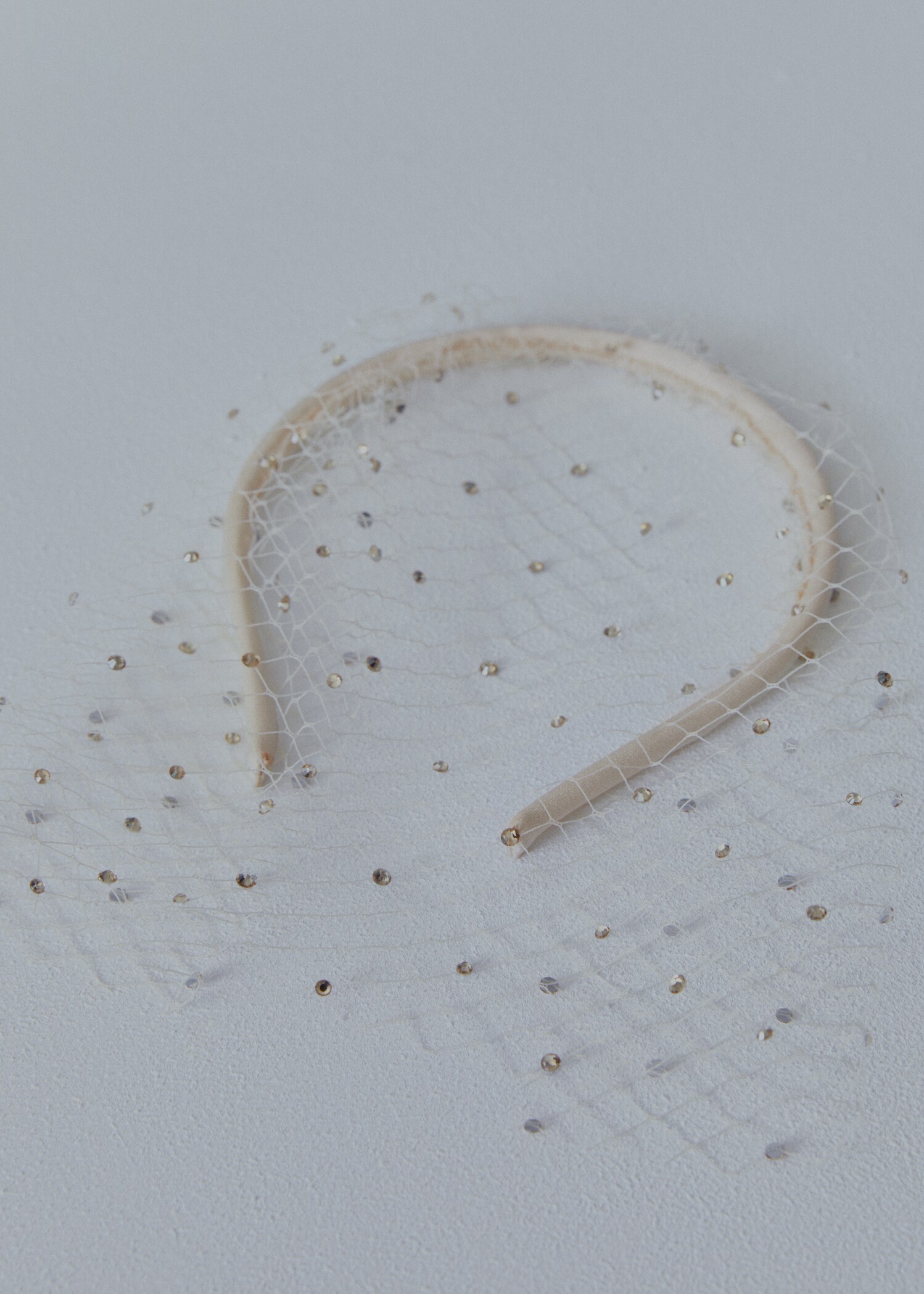 Serre-tête maille filet strass - Plan moyen