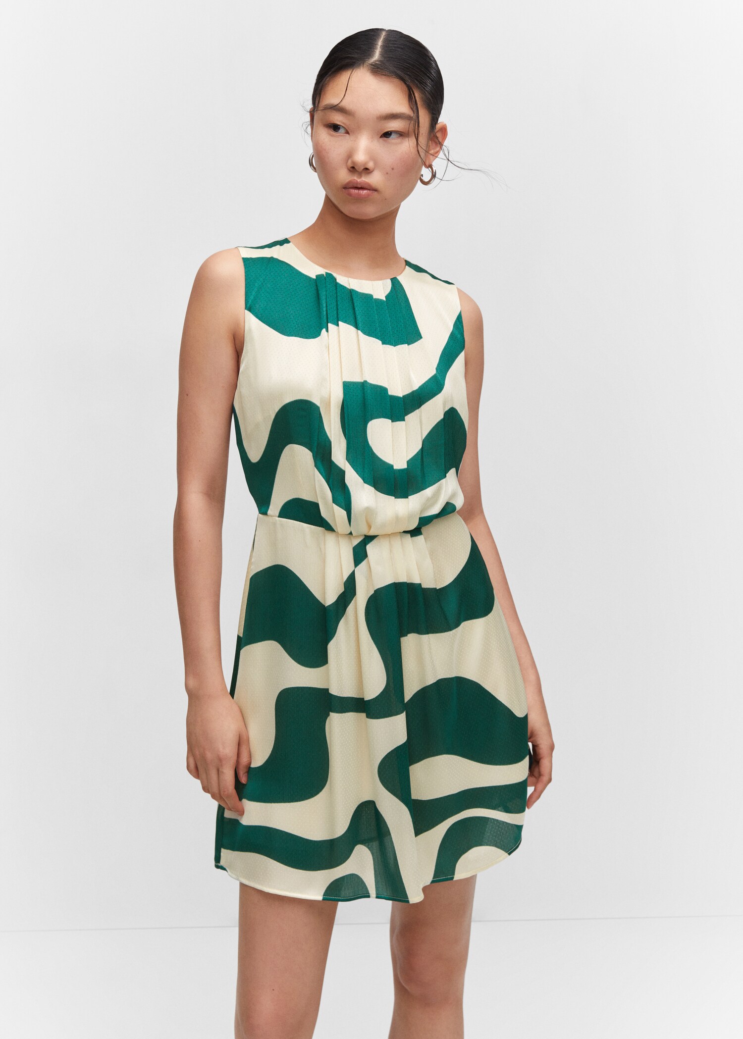Vestido estampado detalles plisados - Plano medio