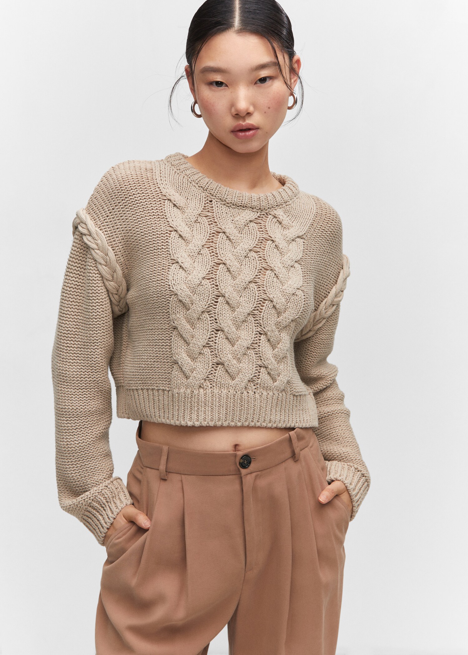 Knitted braided sweater - Medium plane