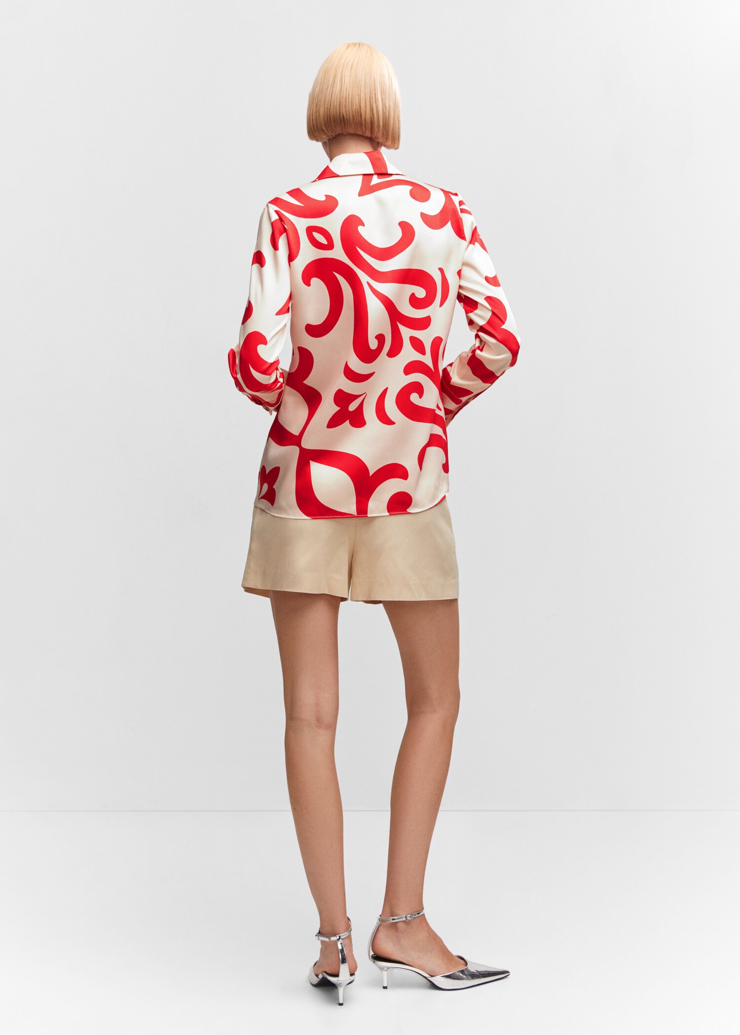 Camisa satinada estampada - Reverso del artículo