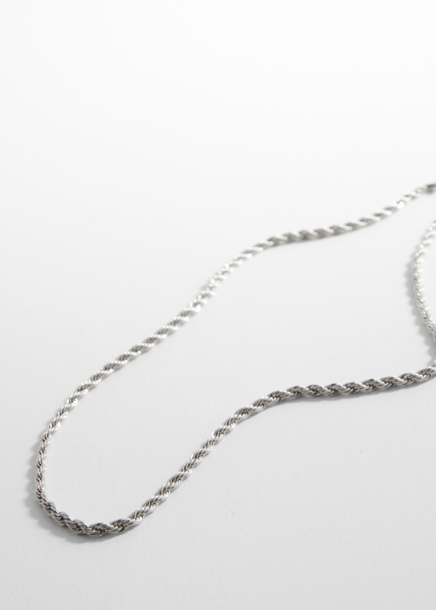 Collar cadena entrelazada - Plano medio