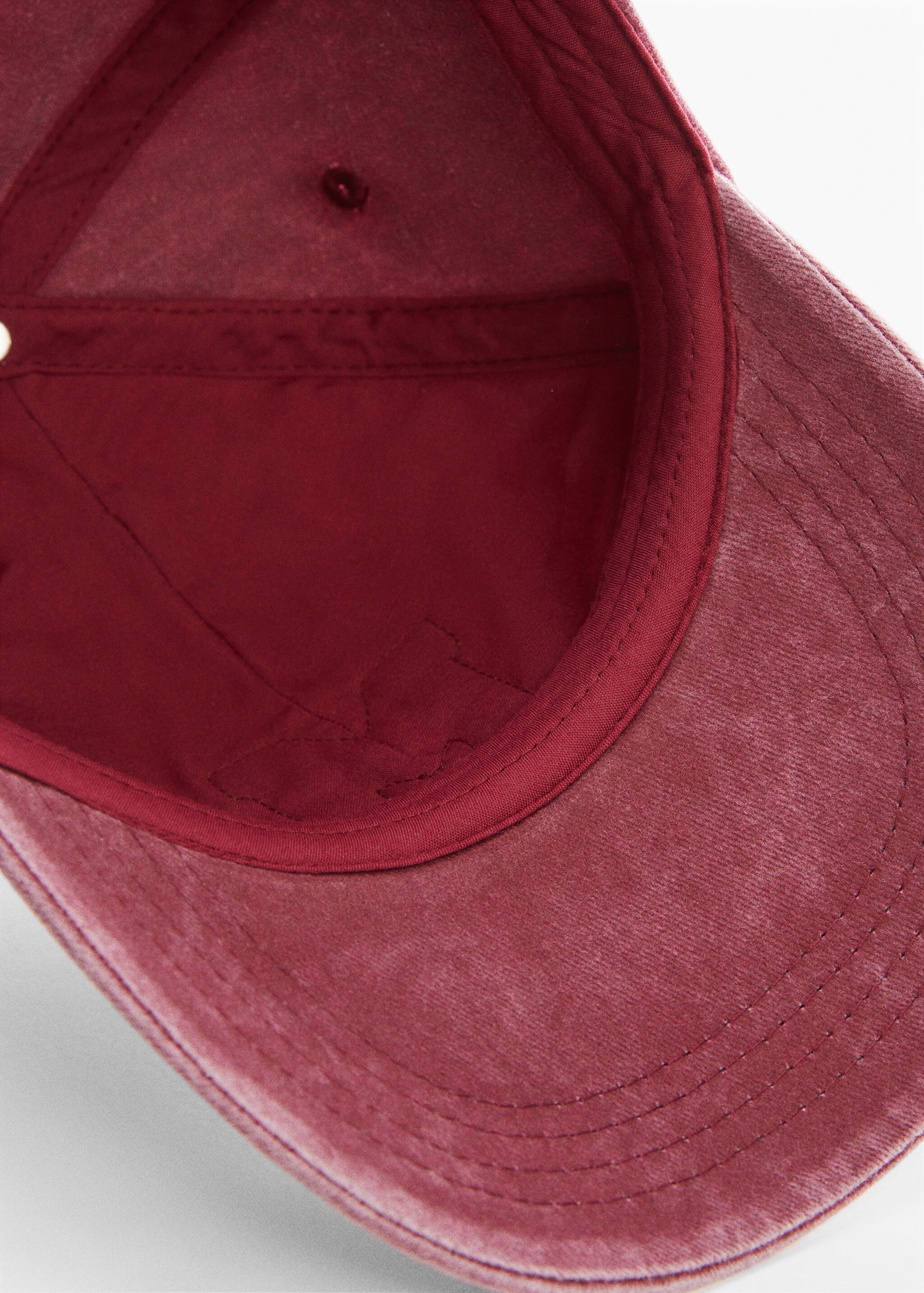 Cap with sheepskin detail  - Details of the article 2