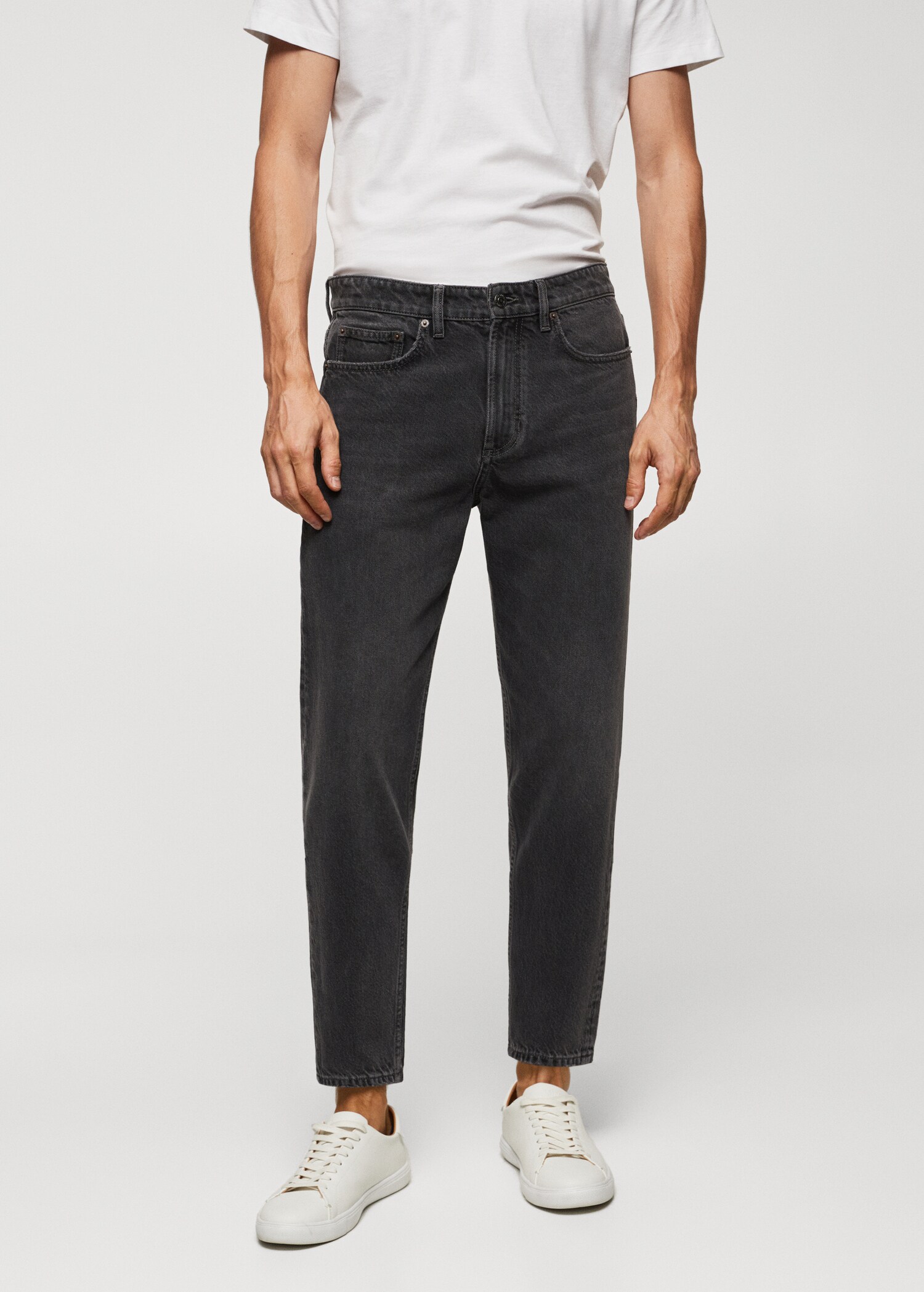 Jean tapered-fit délavé foncé - Plan moyen