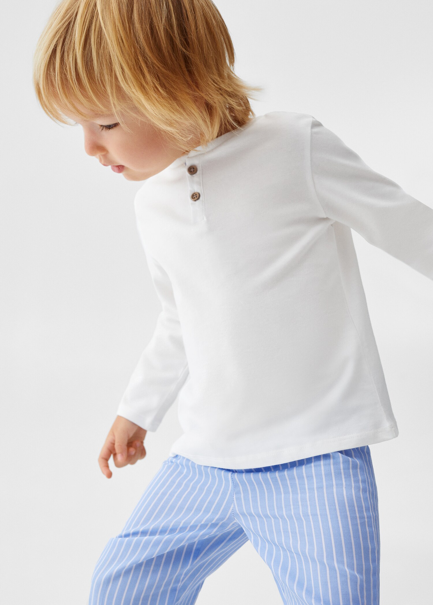 Pijama largo rayas - Plano medio