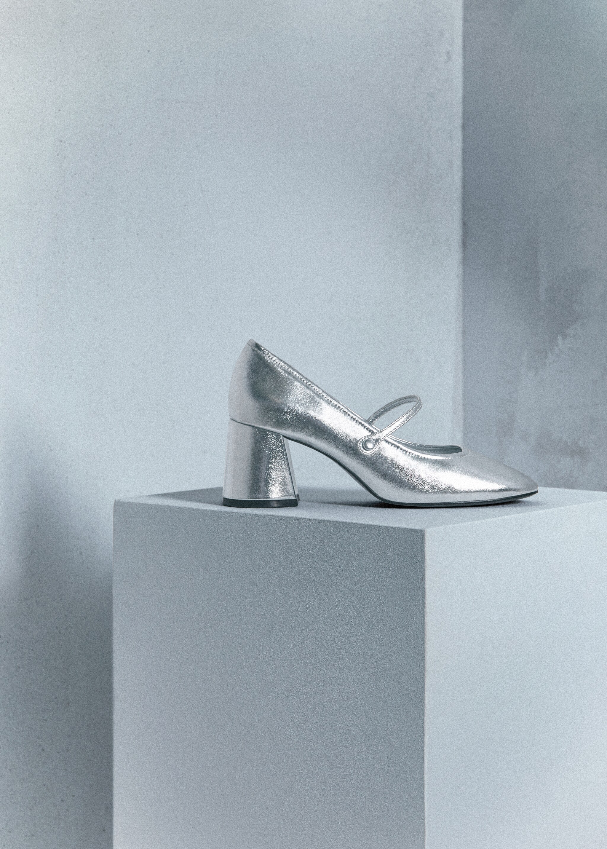 Metallic leather shoes - Details of the article 9
