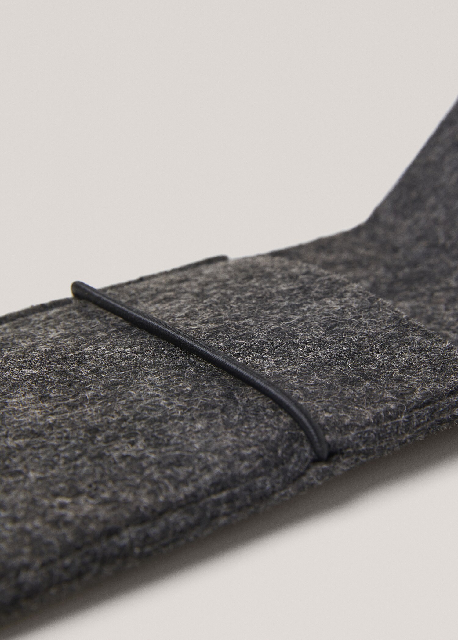 Pouzdro na kancelářský materiál z filcu - Detail zboží 2